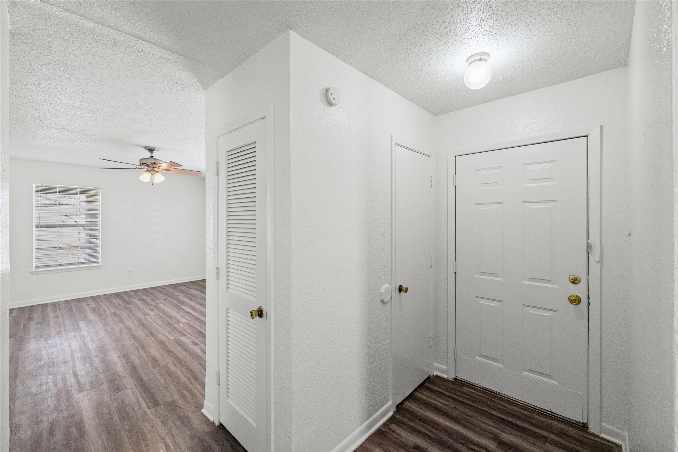 Single Family Residence For Sale in Bosque County , 500 Hwy 22, Meridian, Texas 76665, 3 Bedroom, 2 Bathroom, Garage spaces, 1,007 Sqft, built in 1972, mls#21225460, Real Estate Agent in Meridian, Homes For Sale in Bosque county, Homes For Sale in Meridian, Realtor in Meridian Texas, Real Estate Brokerage Independent Realty Texas, Luminita Cordes Realtor