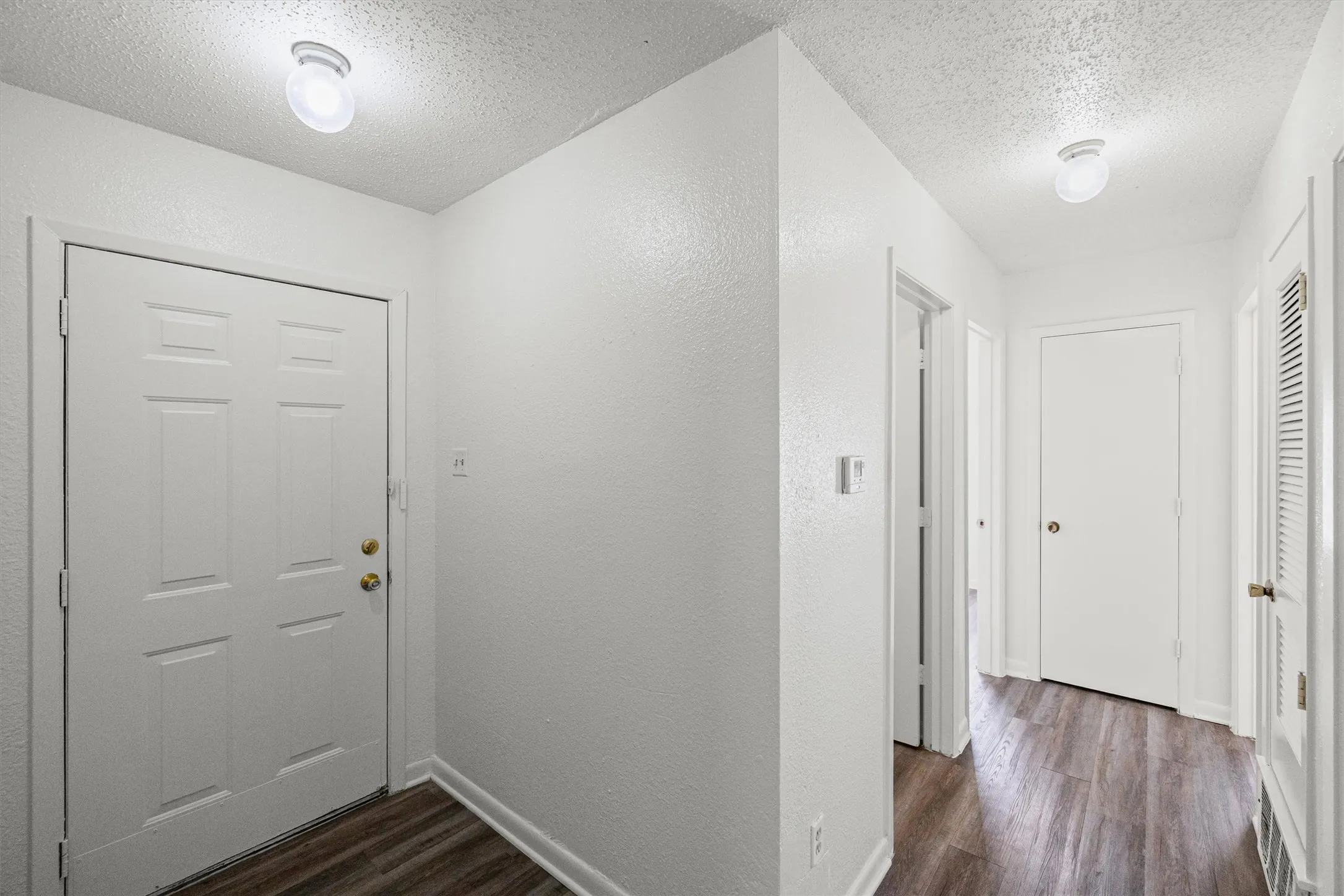 Single Family Residence For Sale in Bosque County , 500 Hwy 22, Meridian, Texas 76665, 3 Bedroom, 2 Bathroom, Garage spaces, 1,007 Sqft, built in 1972, mls#21225460, Real Estate Agent in Meridian, Homes For Sale in Bosque county, Homes For Sale in Meridian, Realtor in Meridian Texas, Real Estate Brokerage Independent Realty Texas, Luminita Cordes Realtor