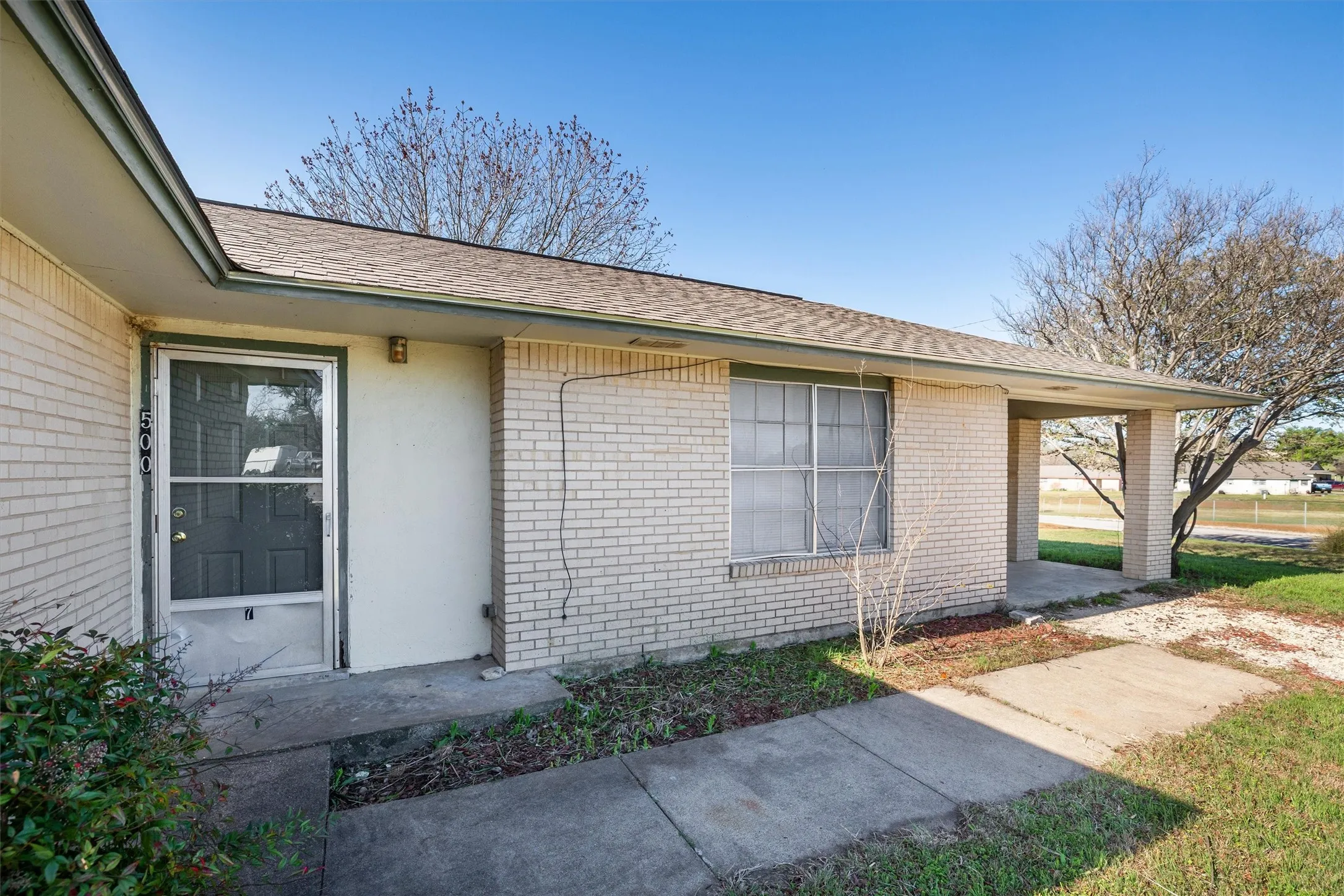 Single Family Residence For Sale in Bosque County , 500 Hwy 22, Meridian, Texas 76665, 3 Bedroom, 2 Bathroom, Garage spaces, 1,007 Sqft, built in 1972, mls#21225460, Real Estate Agent in Meridian, Homes For Sale in Bosque county, Homes For Sale in Meridian, Realtor in Meridian Texas, Real Estate Brokerage Independent Realty Texas, Luminita Cordes Realtor
