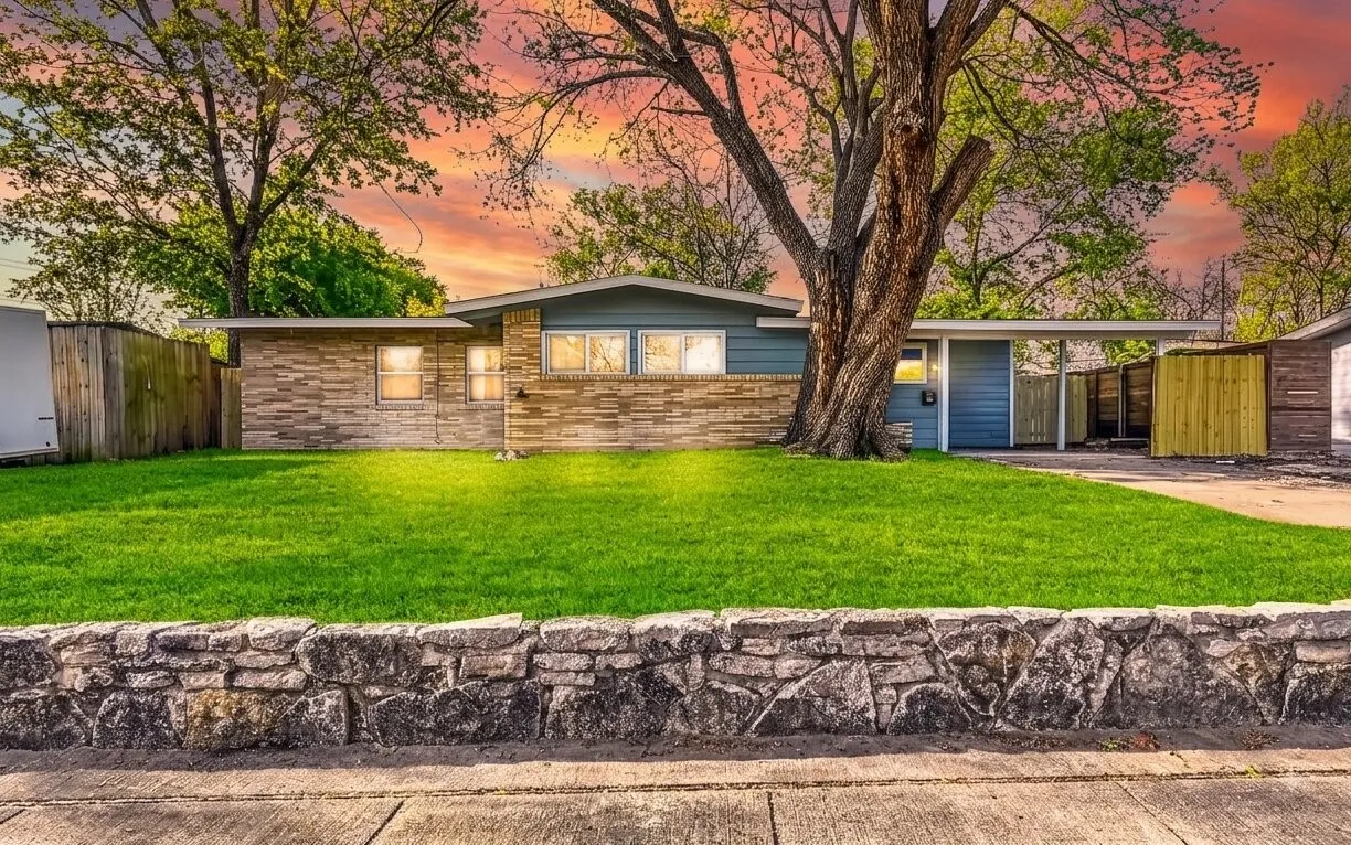 Single Family Residence For Sale
