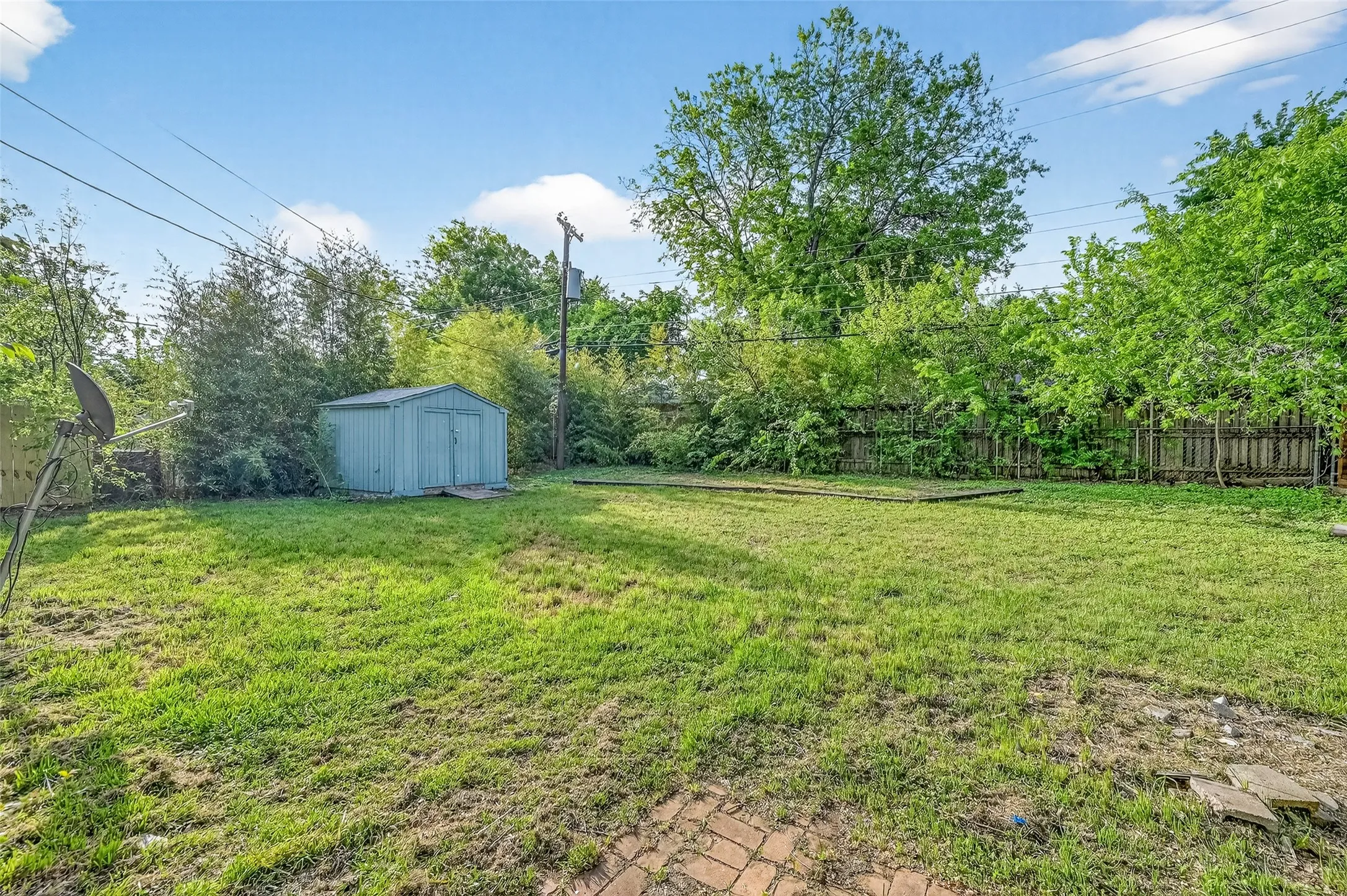 Single Family Residence For Sale in Tarrant County , 2116 Marilyn Lane, Arlington, Texas 76010, 4 Bedroom, 2 Bathroom, Garage spaces, 1,365 Sqft, built in 1955, mls#21224164, Real Estate Agent in Arlington, Homes For Sale in Tarrant county, Homes For Sale in Arlington, Realtor in Arlington Texas, Real Estate Brokerage Independent Realty Texas, Luminita Cordes Realtor