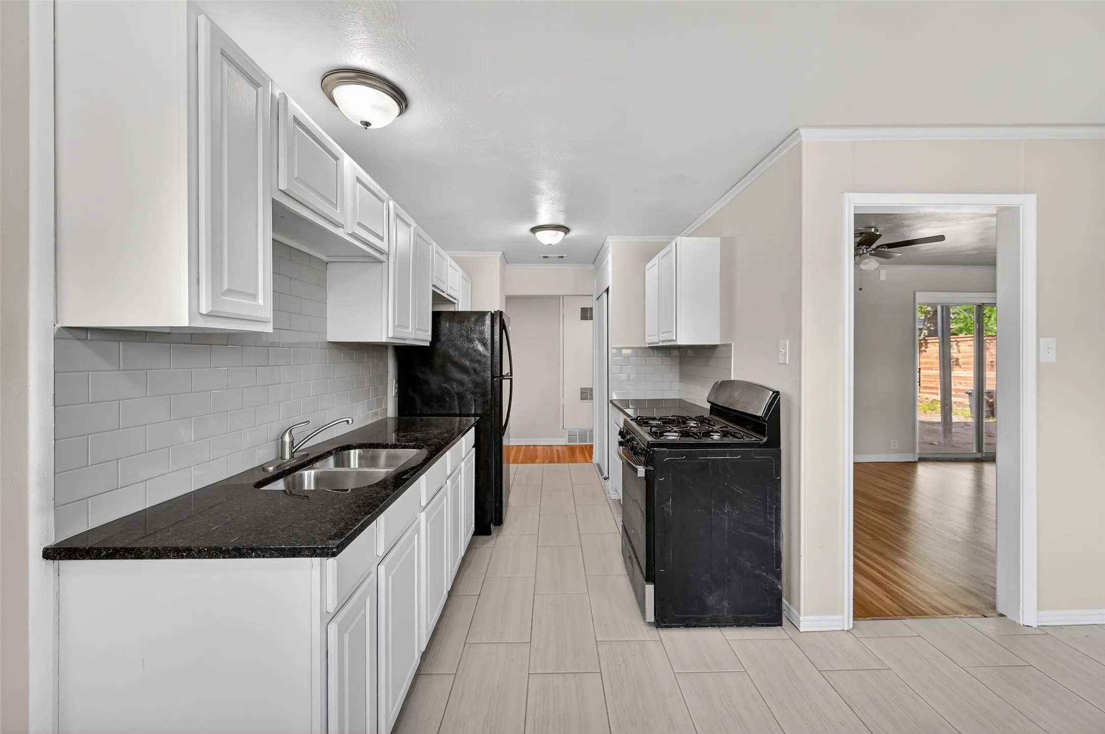 Single Family Residence For Sale in Tarrant County , 2116 Marilyn Lane, Arlington, Texas 76010, 4 Bedroom, 2 Bathroom, Garage spaces, 1,365 Sqft, built in 1955, mls#21224164, Real Estate Agent in Arlington, Homes For Sale in Tarrant county, Homes For Sale in Arlington, Realtor in Arlington Texas, Real Estate Brokerage Independent Realty Texas, Luminita Cordes Realtor