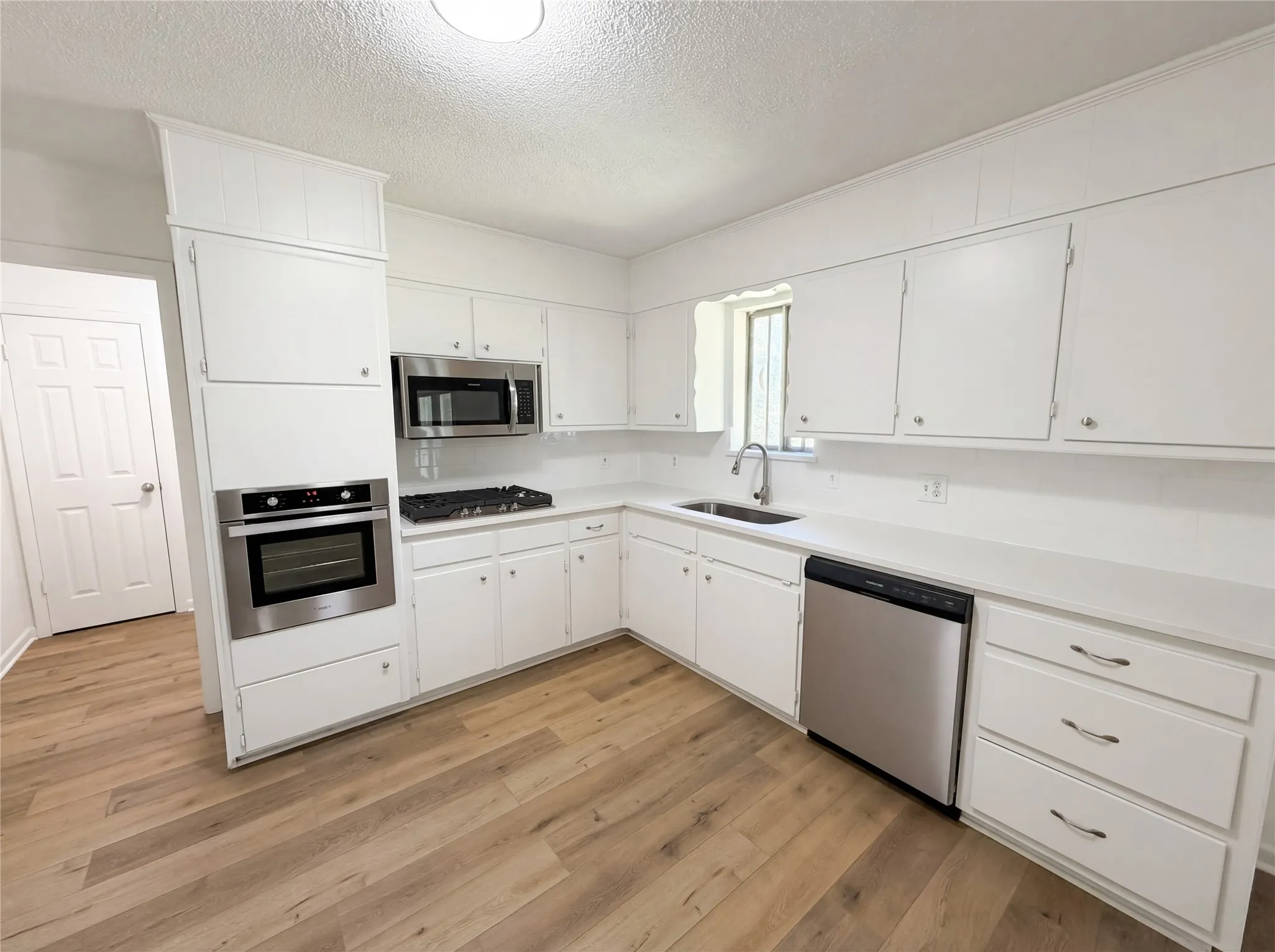 Single Family Residence For Sale in Parker County , 607 State Street, Weatherford, Texas 76086, 3 Bedroom, 3 Bathroom, 2 Garage spaces, 1,569 Sqft, built in 1967, Preowned, Price $283,000, mls#21225469, Real Estate Agent in Weatherford, Homes For Sale in Parker county, Homes For Sale in Weatherford, Realtor in Weatherford Texas, Real Estate Brokerage Independent Realty Texas, Luminita Cordes Realtor