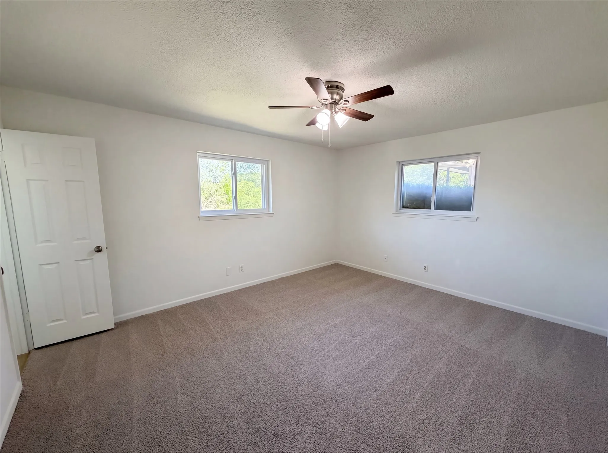 Single Family Residence For Sale in Parker County , 607 State Street, Weatherford, Texas 76086, 3 Bedroom, 3 Bathroom, 2 Garage spaces, 1,569 Sqft, built in 1967, Preowned, Price $283,000, mls#21225469, Real Estate Agent in Weatherford, Homes For Sale in Parker county, Homes For Sale in Weatherford, Realtor in Weatherford Texas, Real Estate Brokerage Independent Realty Texas, Luminita Cordes Realtor