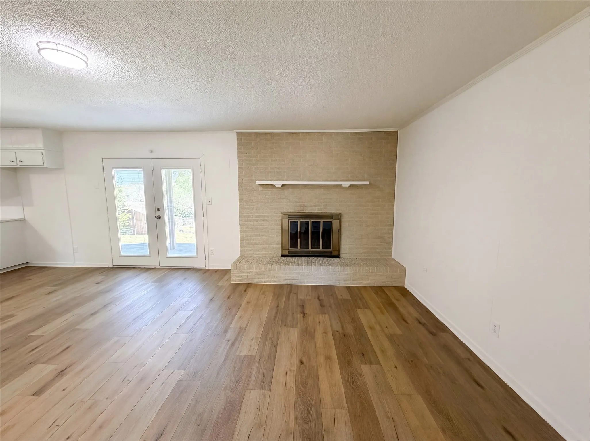 Single Family Residence For Sale in Parker County , 607 State Street, Weatherford, Texas 76086, 3 Bedroom, 3 Bathroom, 2 Garage spaces, 1,569 Sqft, built in 1967, Preowned, Price $283,000, mls#21225469, Real Estate Agent in Weatherford, Homes For Sale in Parker county, Homes For Sale in Weatherford, Realtor in Weatherford Texas, Real Estate Brokerage Independent Realty Texas, Luminita Cordes Realtor