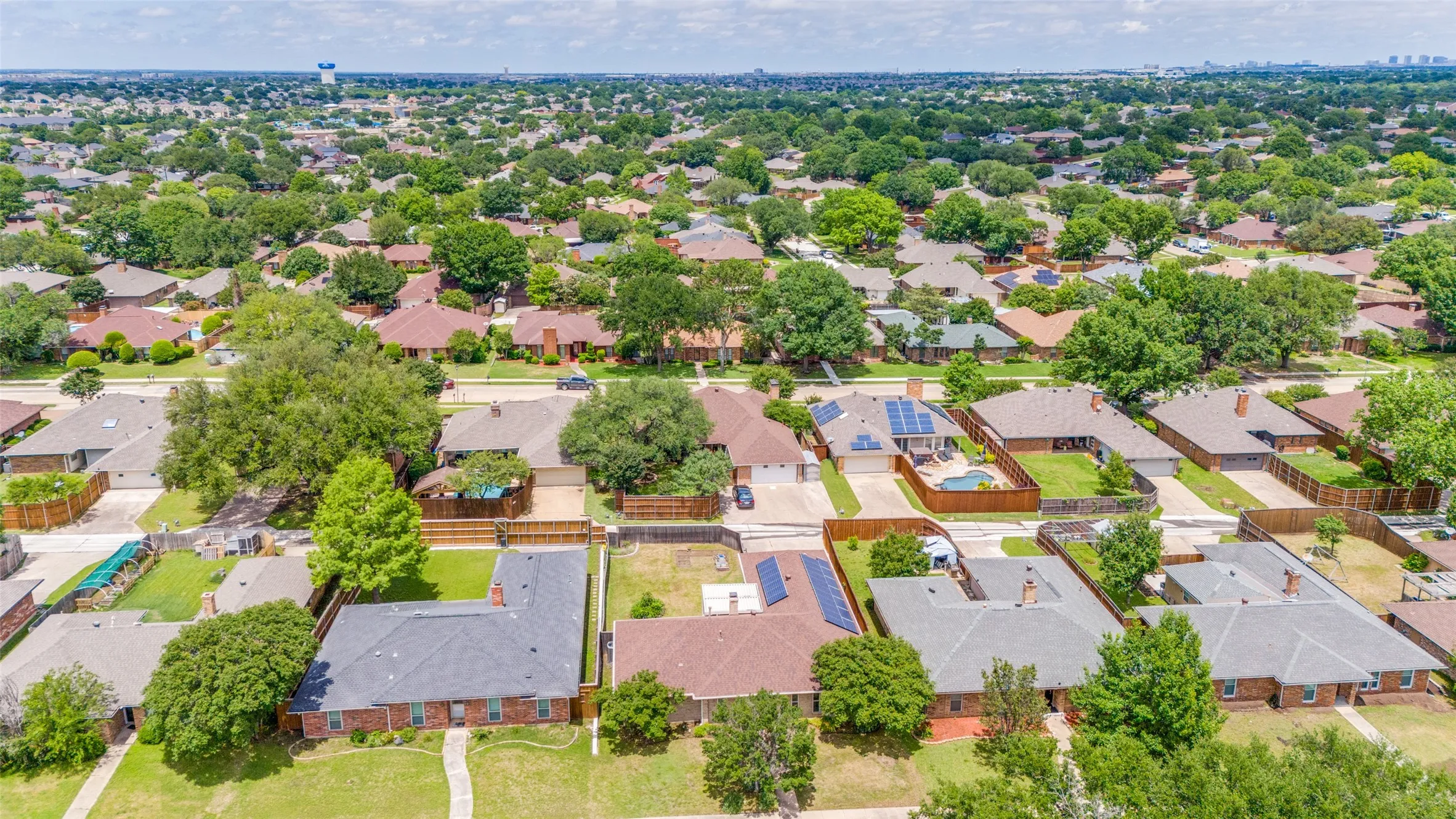 Single Family Residence For Sale in Denton County , 1513 Silverleaf Drive, Carrollton, Texas 75007, 3 Bedrooms, 2 Bathrooms, 2 Garage spaces, 1,960 Sqft, built in 1983, Price $439,000, mls#21225501, Real Estate Agent in Carrollton, Homes For Sale in Denton county, Homes For Sale in Carrollton, Realtor in Carrollton Texas, Real Estate Brokerage Independent Realty Texas, Luminita Cordes Realtor