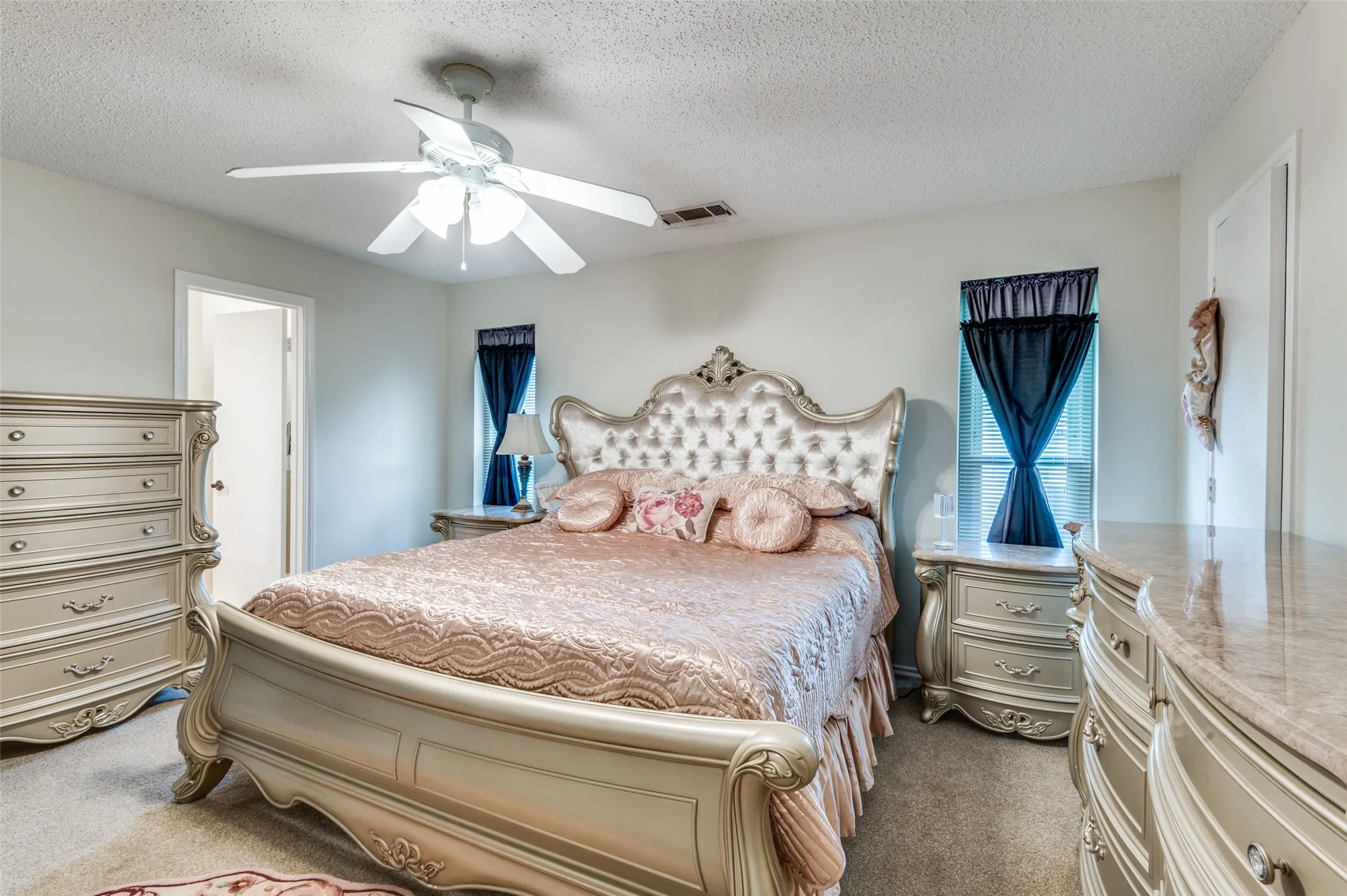 Single Family Residence For Sale in Denton County , 1513 Silverleaf Drive, Carrollton, Texas 75007, 3 Bedrooms, 2 Bathrooms, 2 Garage spaces, 1,960 Sqft, built in 1983, Price $439,000, mls#21225501, Real Estate Agent in Carrollton, Homes For Sale in Denton county, Homes For Sale in Carrollton, Realtor in Carrollton Texas, Real Estate Brokerage Independent Realty Texas, Luminita Cordes Realtor