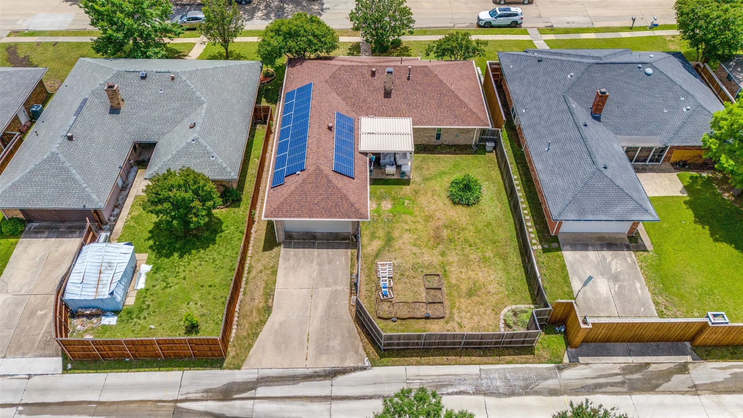 Single Family Residence For Sale in Denton County , 1513 Silverleaf Drive, Carrollton, Texas 75007, 3 Bedrooms, 2 Bathrooms, 2 Garage spaces, 1,960 Sqft, built in 1983, Price $439,000, mls#21225501, Real Estate Agent in Carrollton, Homes For Sale in Denton county, Homes For Sale in Carrollton, Realtor in Carrollton Texas, Real Estate Brokerage Independent Realty Texas, Luminita Cordes Realtor