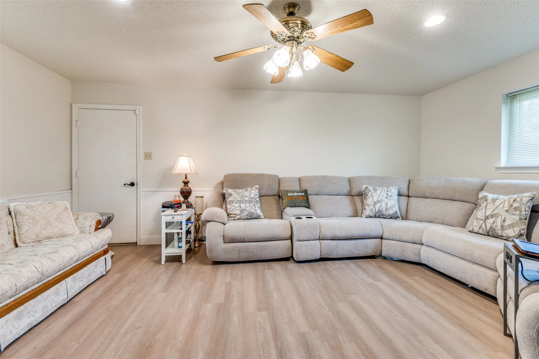 Single Family Residence For Sale in Denton County , 1513 Silverleaf Drive, Carrollton, Texas 75007, 3 Bedrooms, 2 Bathrooms, 2 Garage spaces, 1,960 Sqft, built in 1983, Price $439,000, mls#21225501, Real Estate Agent in Carrollton, Homes For Sale in Denton county, Homes For Sale in Carrollton, Realtor in Carrollton Texas, Real Estate Brokerage Independent Realty Texas, Luminita Cordes Realtor
