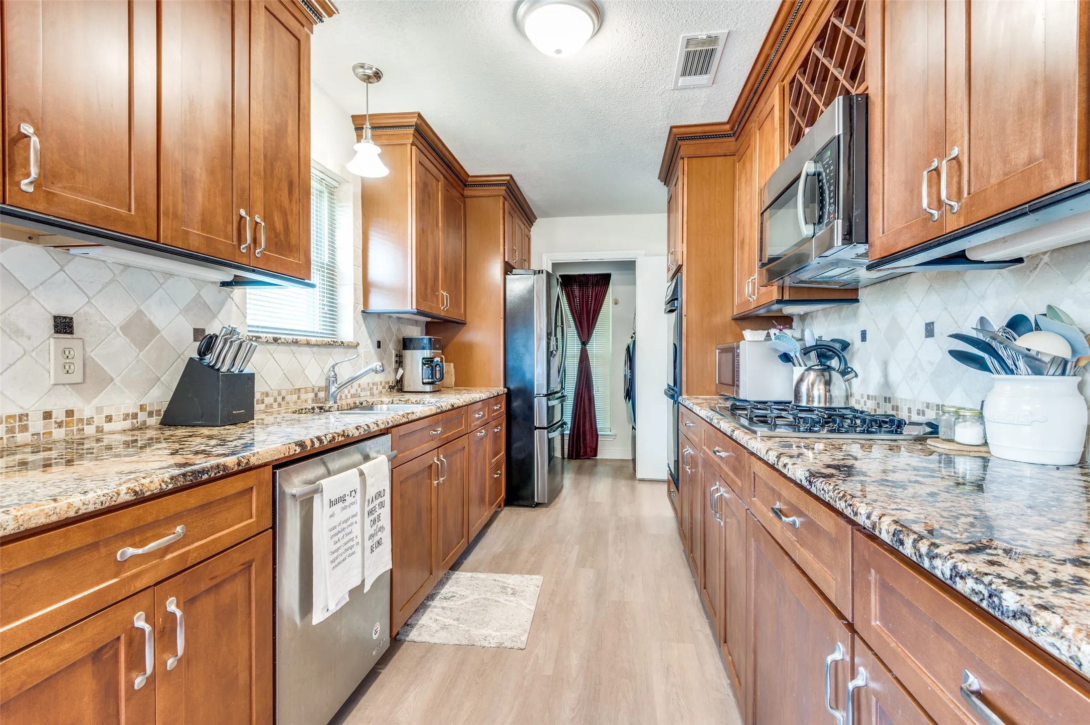 Single Family Residence For Sale in Denton County , 1513 Silverleaf Drive, Carrollton, Texas 75007, 3 Bedrooms, 2 Bathrooms, 2 Garage spaces, 1,960 Sqft, built in 1983, Price $439,000, mls#21225501, Real Estate Agent in Carrollton, Homes For Sale in Denton county, Homes For Sale in Carrollton, Realtor in Carrollton Texas, Real Estate Brokerage Independent Realty Texas, Luminita Cordes Realtor