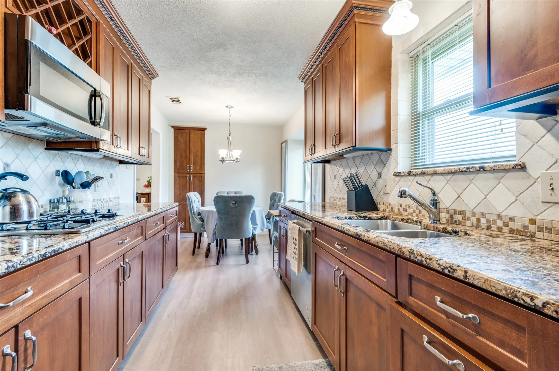 Single Family Residence For Sale in Denton County , 1513 Silverleaf Drive, Carrollton, Texas 75007, 3 Bedrooms, 2 Bathrooms, 2 Garage spaces, 1,960 Sqft, built in 1983, Price $439,000, mls#21225501, Real Estate Agent in Carrollton, Homes For Sale in Denton county, Homes For Sale in Carrollton, Realtor in Carrollton Texas, Real Estate Brokerage Independent Realty Texas, Luminita Cordes Realtor