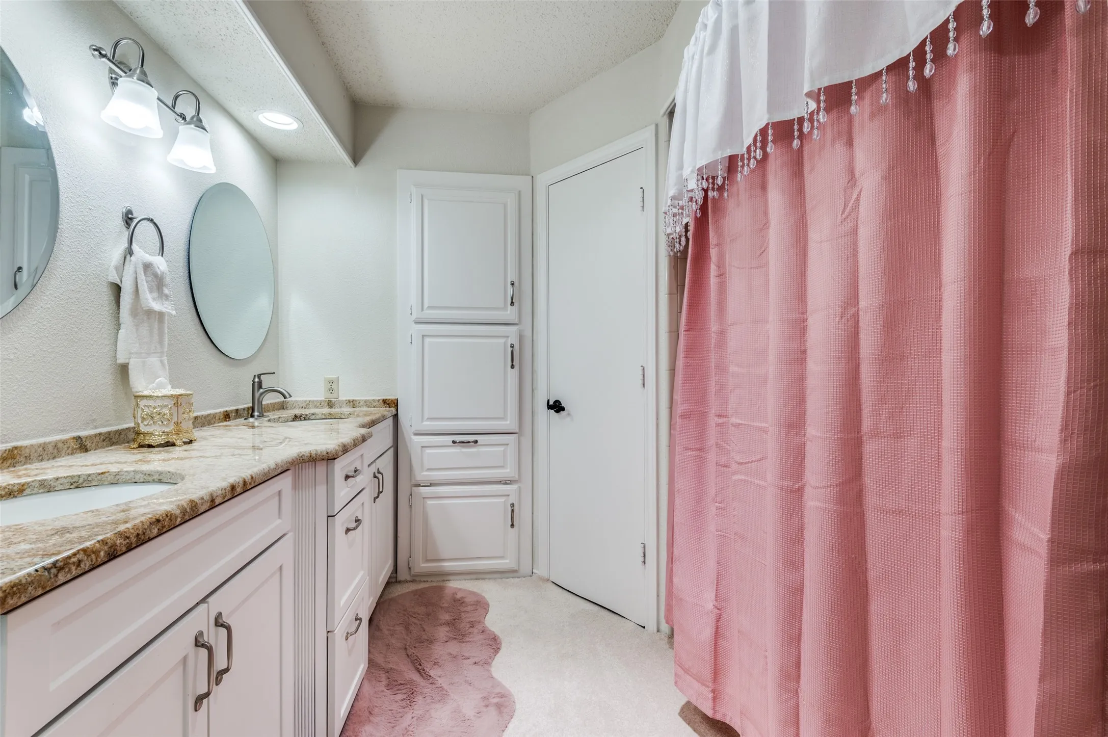 Single Family Residence For Sale in Denton County , 1513 Silverleaf Drive, Carrollton, Texas 75007, 3 Bedrooms, 2 Bathrooms, 2 Garage spaces, 1,960 Sqft, built in 1983, Price $439,000, mls#21225501, Real Estate Agent in Carrollton, Homes For Sale in Denton county, Homes For Sale in Carrollton, Realtor in Carrollton Texas, Real Estate Brokerage Independent Realty Texas, Luminita Cordes Realtor