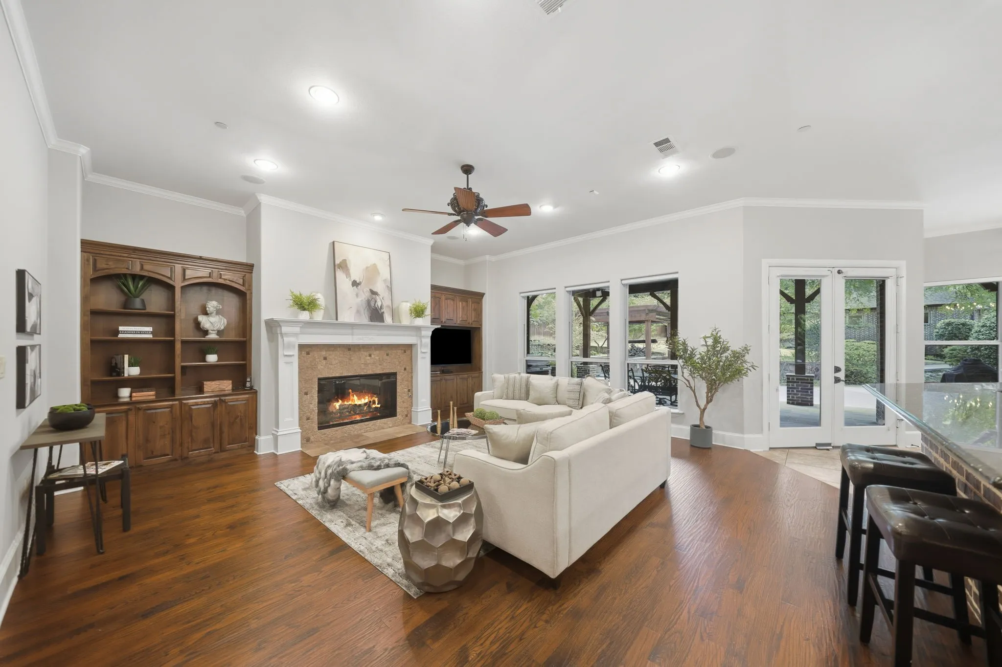 Single Family Residence For Sale in Dallas County , 14907 Lake Forest Drive, Addison, Texas 75254, 4 Bedroom, 5 Bathroom, 10 Garage spaces, 6,631 Sqft, built in 2009, mls#21225495, Real Estate Agent in Addison, Homes For Sale in Dallas county, Homes For Sale in Addison, Realtor in Addison Texas, Real Estate Brokerage Independent Realty Texas, Luminita Cordes Realtor
