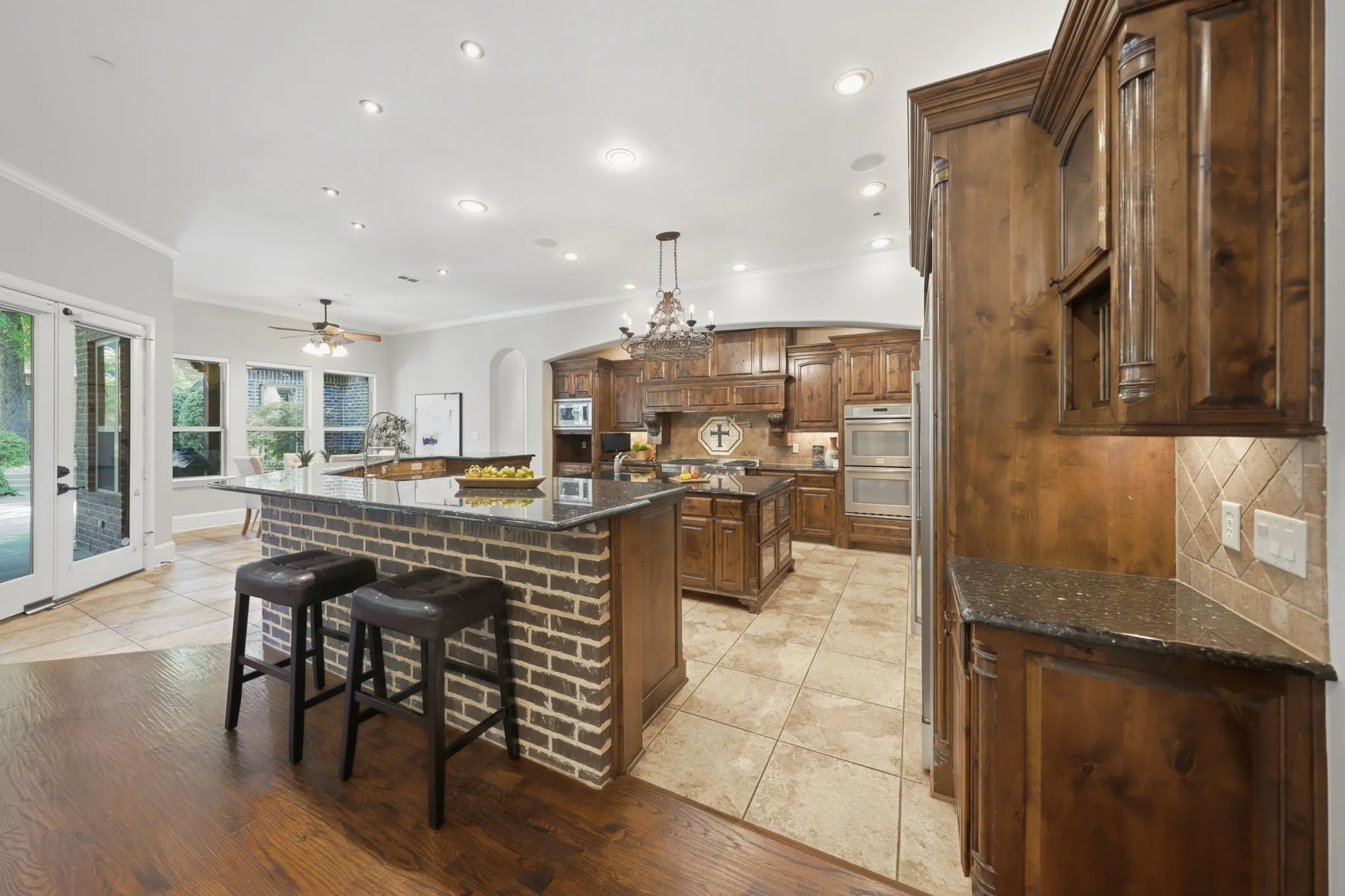 Single Family Residence For Sale in Dallas County , 14907 Lake Forest Drive, Addison, Texas 75254, 4 Bedroom, 5 Bathroom, 10 Garage spaces, 6,631 Sqft, built in 2009, mls#21225495, Real Estate Agent in Addison, Homes For Sale in Dallas county, Homes For Sale in Addison, Realtor in Addison Texas, Real Estate Brokerage Independent Realty Texas, Luminita Cordes Realtor