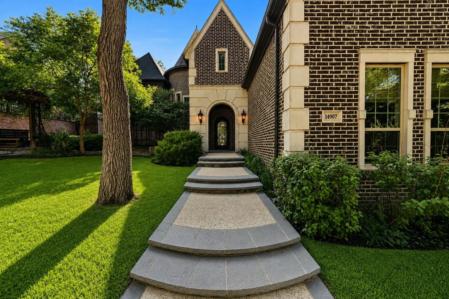 Single Family Residence For Sale in Dallas County , 14907 Lake Forest Drive, Addison, Texas 75254, 4 Bedroom, 5 Bathroom, 10 Garage spaces, 6,631 Sqft, built in 2009, mls#21225495, Real Estate Agent in Addison, Homes For Sale in Dallas county, Homes For Sale in Addison, Realtor in Addison Texas, Real Estate Brokerage Independent Realty Texas, Luminita Cordes Realtor