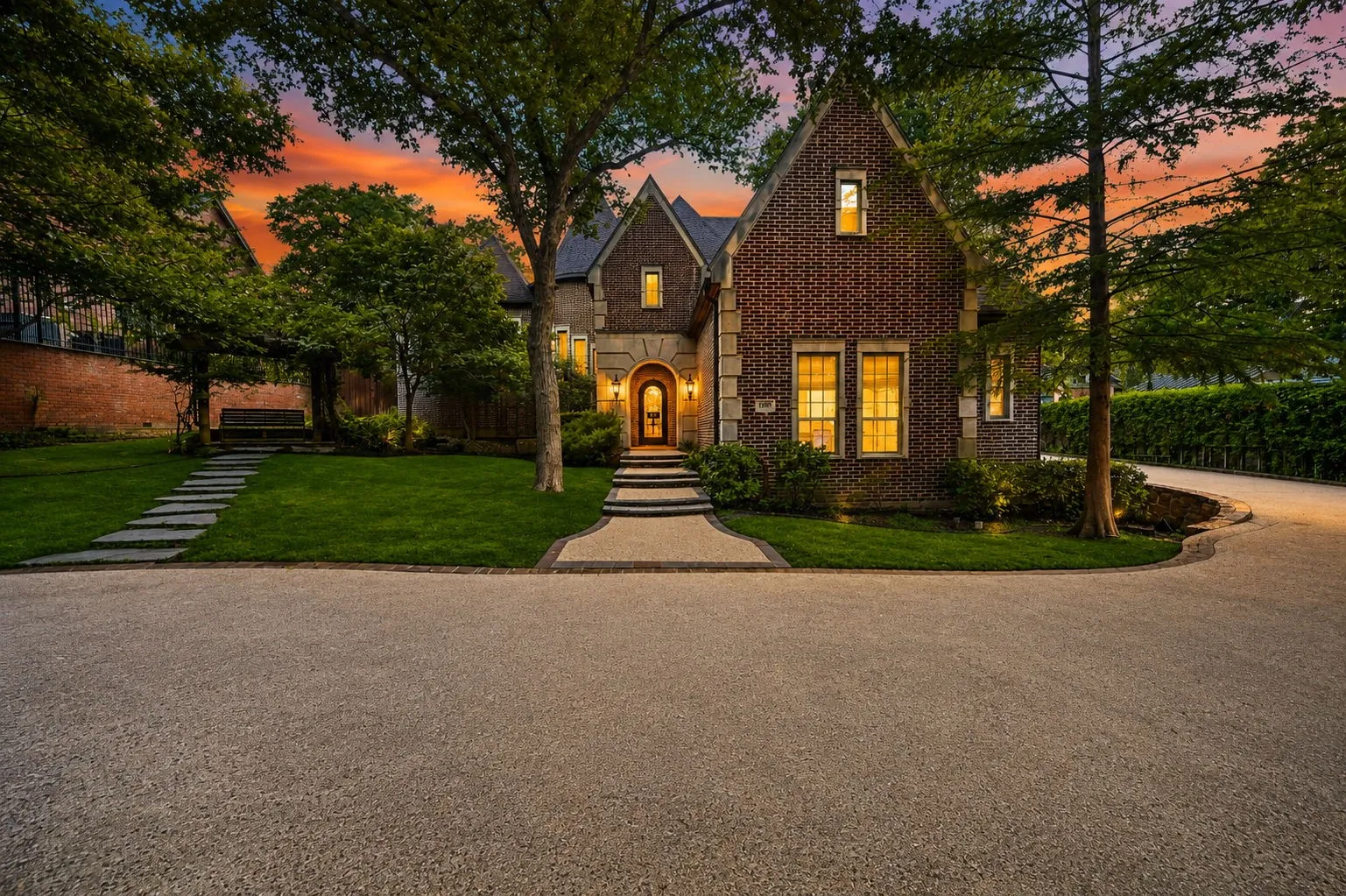 Single Family Residence For Sale in Dallas County , 14907 Lake Forest Drive, Addison, Texas 75254, 4 Bedroom, 5 Bathroom, 10 Garage spaces, 6,631 Sqft, built in 2009, mls#21225495, Real Estate Agent in Addison, Homes For Sale in Dallas county, Homes For Sale in Addison, Realtor in Addison Texas, Real Estate Brokerage Independent Realty Texas, Luminita Cordes Realtor