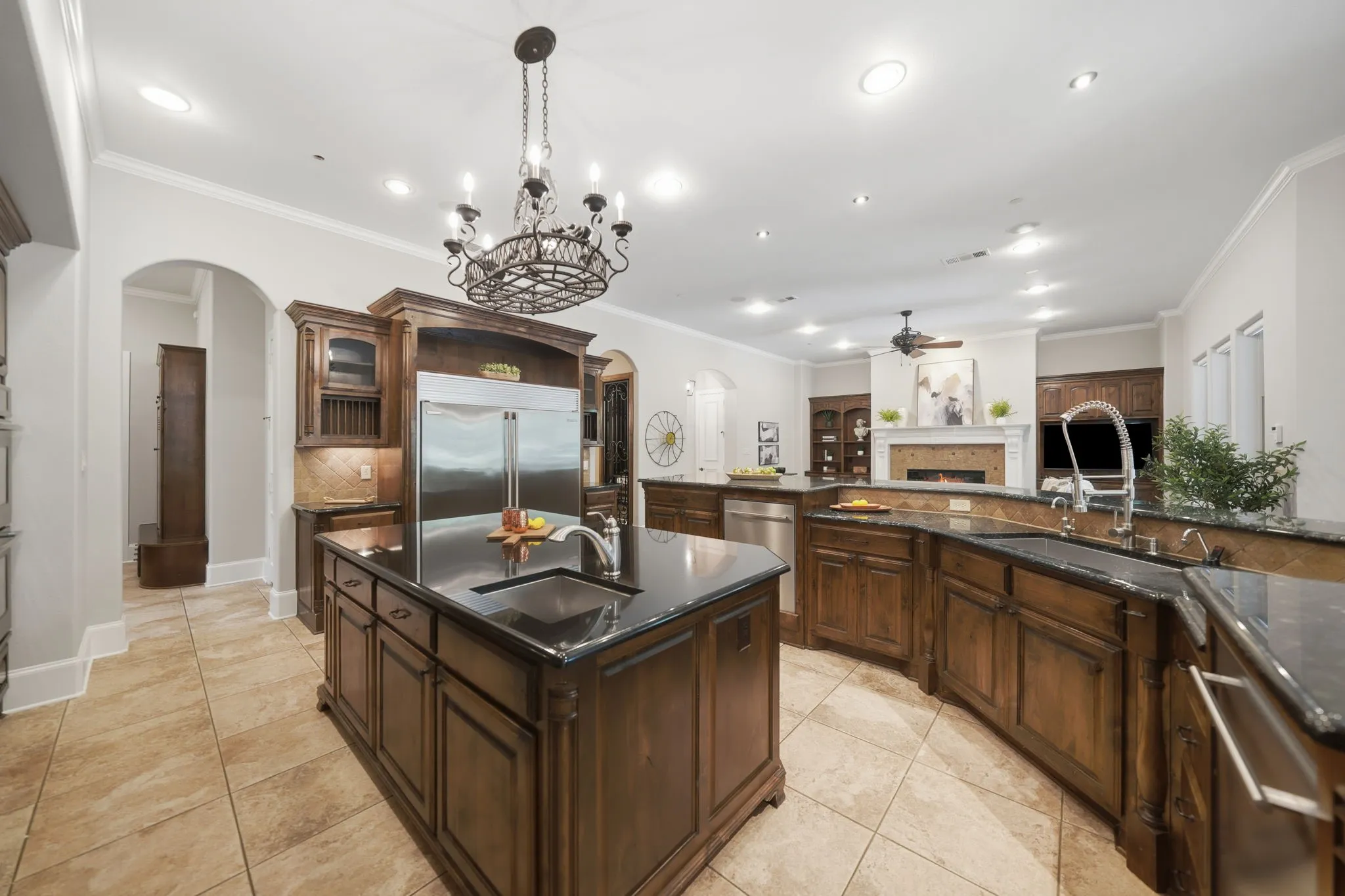 Single Family Residence For Sale in Dallas County , 14907 Lake Forest Drive, Addison, Texas 75254, 4 Bedroom, 5 Bathroom, 10 Garage spaces, 6,631 Sqft, built in 2009, mls#21225495, Real Estate Agent in Addison, Homes For Sale in Dallas county, Homes For Sale in Addison, Realtor in Addison Texas, Real Estate Brokerage Independent Realty Texas, Luminita Cordes Realtor