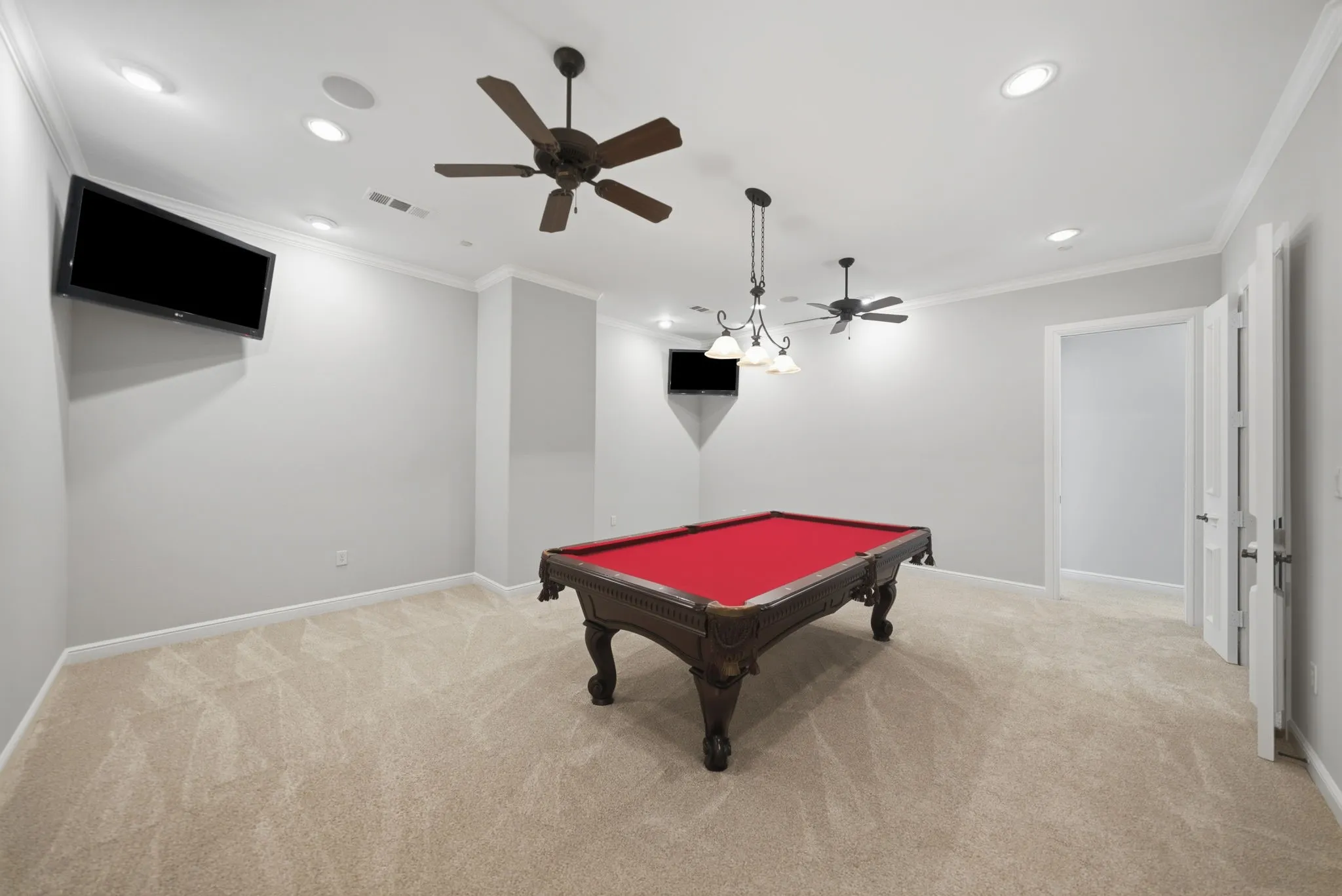 Single Family Residence For Sale in Dallas County , 14907 Lake Forest Drive, Addison, Texas 75254, 4 Bedroom, 5 Bathroom, 10 Garage spaces, 6,631 Sqft, built in 2009, mls#21225495, Real Estate Agent in Addison, Homes For Sale in Dallas county, Homes For Sale in Addison, Realtor in Addison Texas, Real Estate Brokerage Independent Realty Texas, Luminita Cordes Realtor
