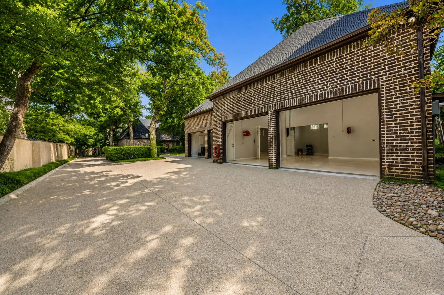 Single Family Residence For Sale in Dallas County , 14907 Lake Forest Drive, Addison, Texas 75254, 4 Bedroom, 5 Bathroom, 10 Garage spaces, 6,631 Sqft, built in 2009, mls#21225495, Real Estate Agent in Addison, Homes For Sale in Dallas county, Homes For Sale in Addison, Realtor in Addison Texas, Real Estate Brokerage Independent Realty Texas, Luminita Cordes Realtor
