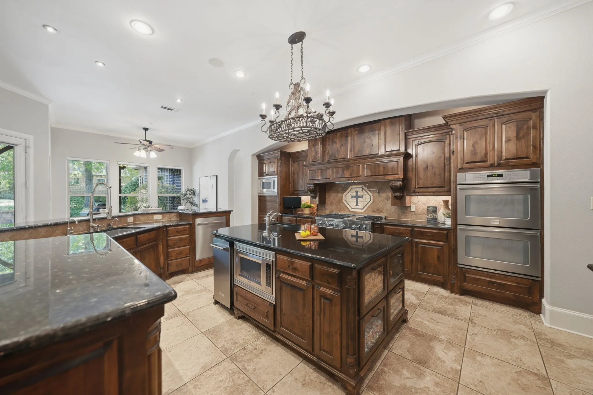 Single Family Residence For Sale in Dallas County , 14907 Lake Forest Drive, Addison, Texas 75254, 4 Bedroom, 5 Bathroom, 10 Garage spaces, 6,631 Sqft, built in 2009, mls#21225495, Real Estate Agent in Addison, Homes For Sale in Dallas county, Homes For Sale in Addison, Realtor in Addison Texas, Real Estate Brokerage Independent Realty Texas, Luminita Cordes Realtor