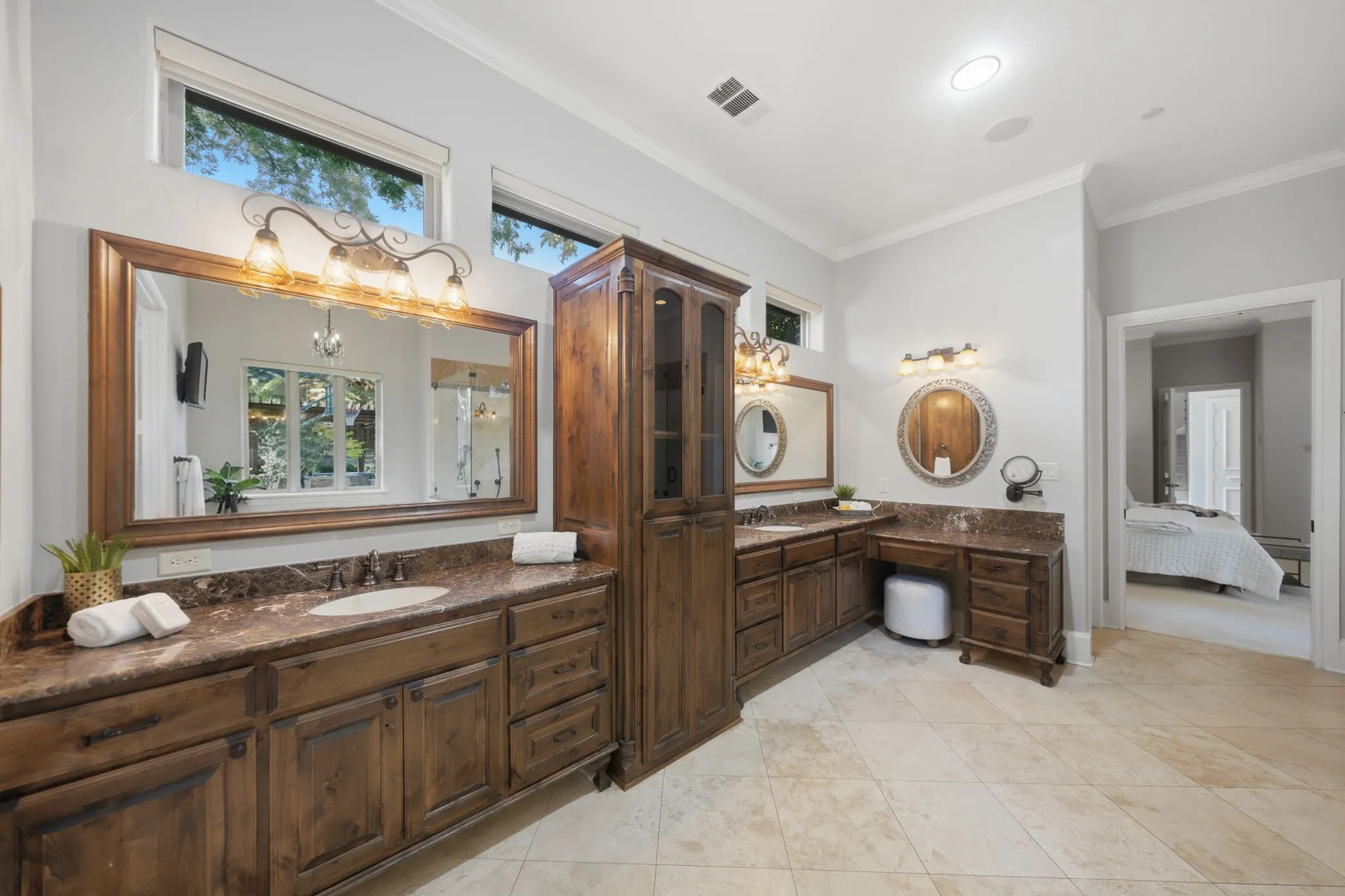 Single Family Residence For Sale in Dallas County , 14907 Lake Forest Drive, Addison, Texas 75254, 4 Bedroom, 5 Bathroom, 10 Garage spaces, 6,631 Sqft, built in 2009, mls#21225495, Real Estate Agent in Addison, Homes For Sale in Dallas county, Homes For Sale in Addison, Realtor in Addison Texas, Real Estate Brokerage Independent Realty Texas, Luminita Cordes Realtor