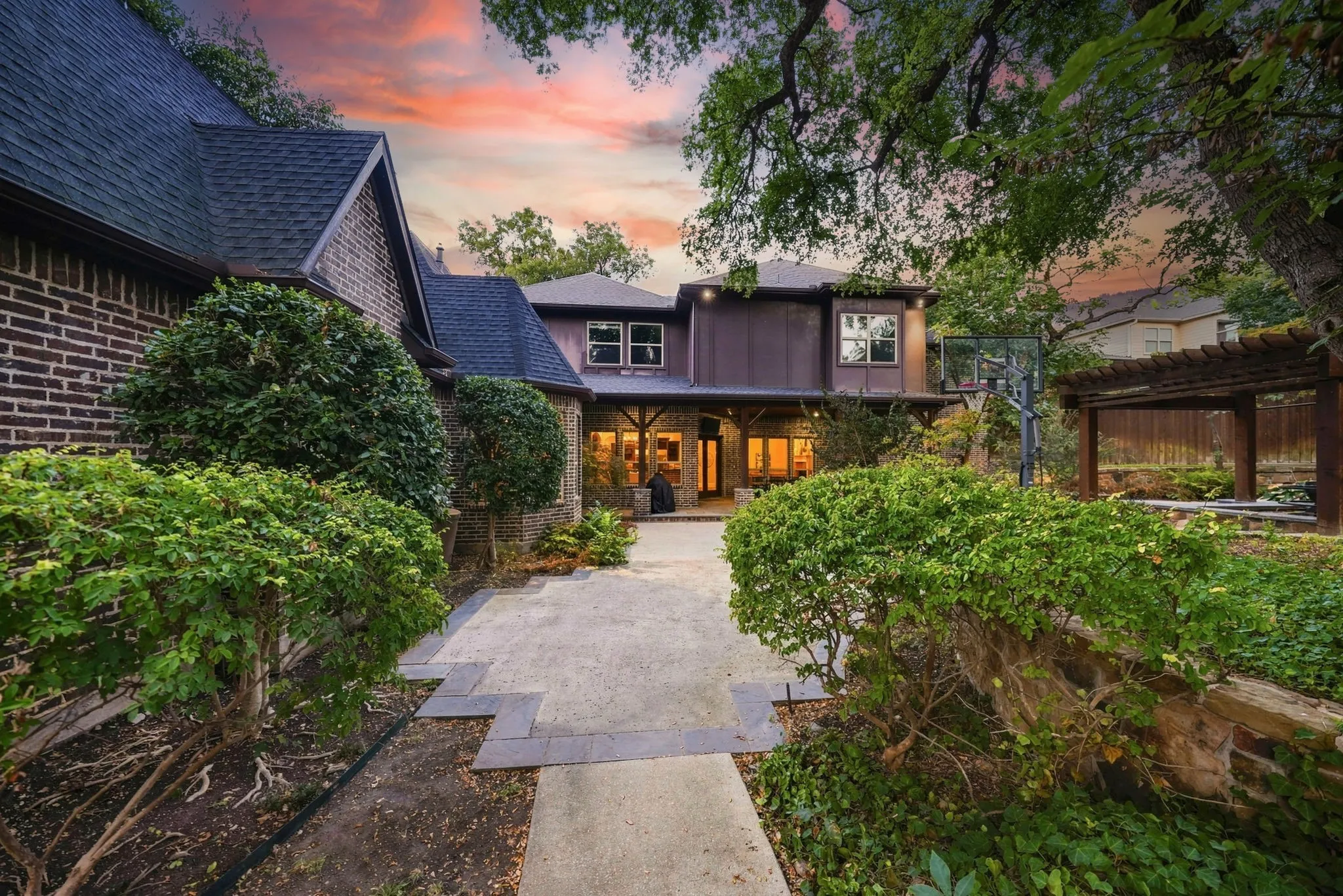 Single Family Residence For Sale in Dallas County , 14907 Lake Forest Drive, Addison, Texas 75254, 4 Bedroom, 5 Bathroom, 10 Garage spaces, 6,631 Sqft, built in 2009, mls#21225495, Real Estate Agent in Addison, Homes For Sale in Dallas county, Homes For Sale in Addison, Realtor in Addison Texas, Real Estate Brokerage Independent Realty Texas, Luminita Cordes Realtor