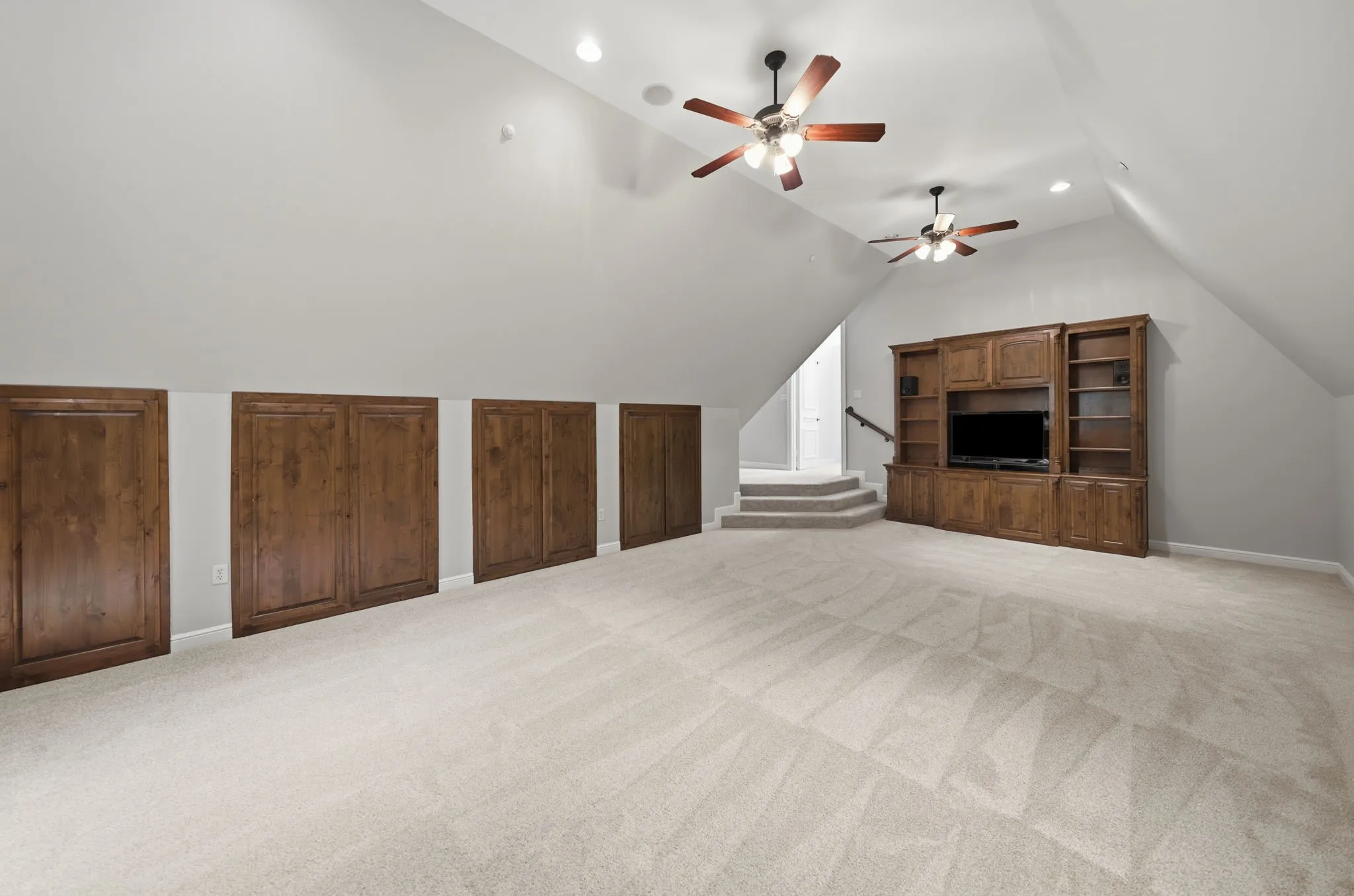 Single Family Residence For Sale in Dallas County , 14907 Lake Forest Drive, Addison, Texas 75254, 4 Bedroom, 5 Bathroom, 10 Garage spaces, 6,631 Sqft, built in 2009, mls#21225495, Real Estate Agent in Addison, Homes For Sale in Dallas county, Homes For Sale in Addison, Realtor in Addison Texas, Real Estate Brokerage Independent Realty Texas, Luminita Cordes Realtor