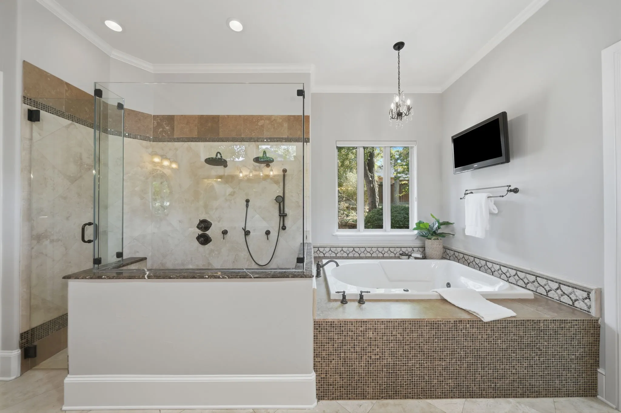 Single Family Residence For Sale in Dallas County , 14907 Lake Forest Drive, Addison, Texas 75254, 4 Bedroom, 5 Bathroom, 10 Garage spaces, 6,631 Sqft, built in 2009, mls#21225495, Real Estate Agent in Addison, Homes For Sale in Dallas county, Homes For Sale in Addison, Realtor in Addison Texas, Real Estate Brokerage Independent Realty Texas, Luminita Cordes Realtor