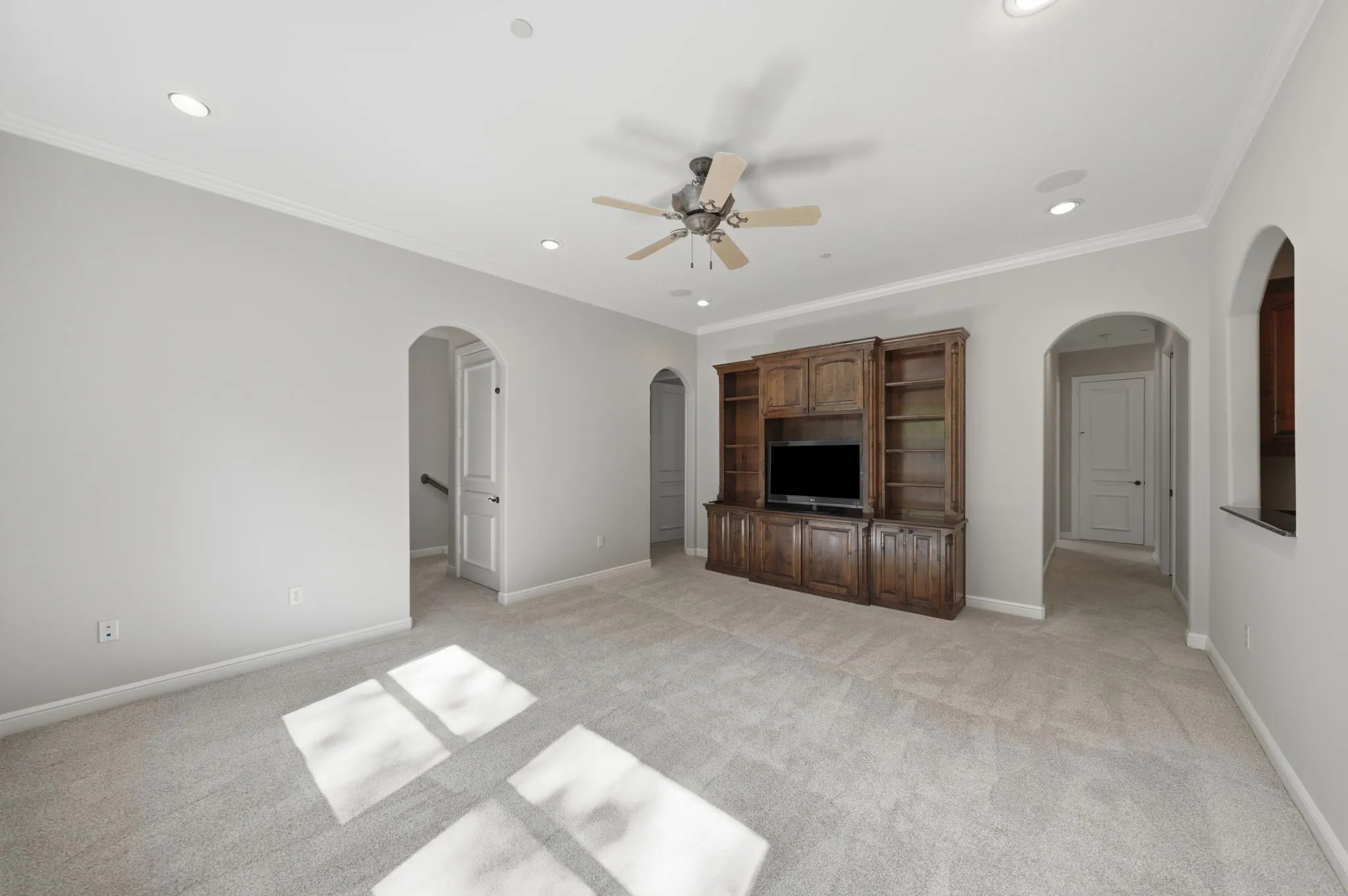 Single Family Residence For Sale in Dallas County , 14907 Lake Forest Drive, Addison, Texas 75254, 4 Bedroom, 5 Bathroom, 10 Garage spaces, 6,631 Sqft, built in 2009, mls#21225495, Real Estate Agent in Addison, Homes For Sale in Dallas county, Homes For Sale in Addison, Realtor in Addison Texas, Real Estate Brokerage Independent Realty Texas, Luminita Cordes Realtor