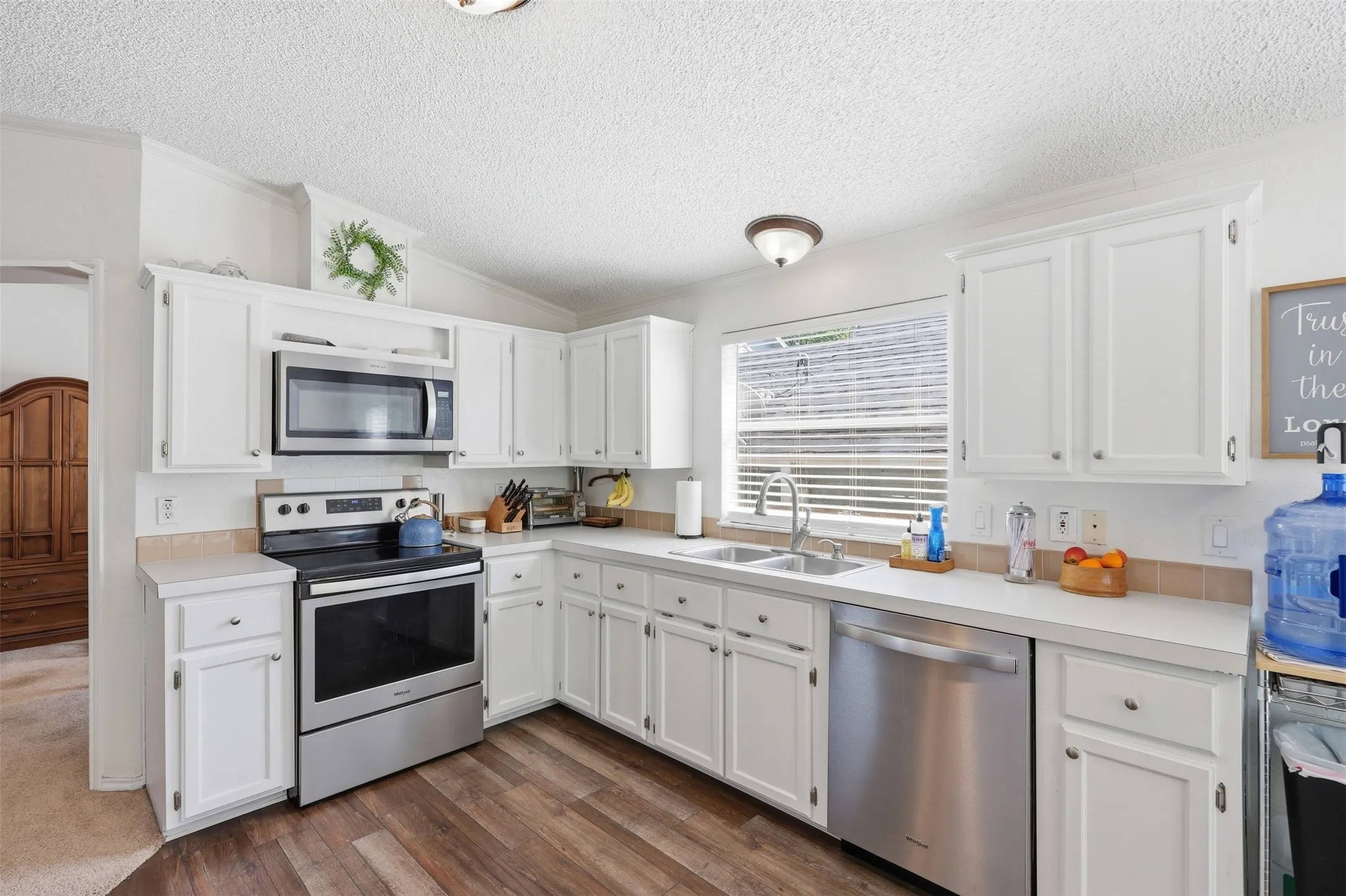 Single Family Residence For Sale in Parker County , 1105 E Lake Drive, Weatherford, Texas 76087, 3 Bedrooms, 2 Bathrooms, Garage spaces, 1,522 Sqft, built in 2001, Price $434,000, mls#21225508, Real Estate Agent in Weatherford, Homes For Sale in Parker county, Homes For Sale in Weatherford, Realtor in Weatherford Texas, Real Estate Brokerage Independent Realty Texas, Luminita Cordes Realtor