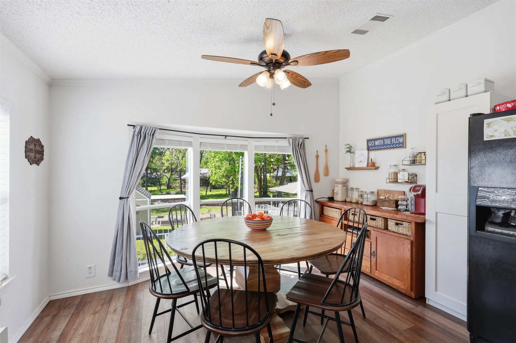Single Family Residence For Sale in Parker County , 1105 E Lake Drive, Weatherford, Texas 76087, 3 Bedrooms, 2 Bathrooms, Garage spaces, 1,522 Sqft, built in 2001, Price $434,000, mls#21225508, Real Estate Agent in Weatherford, Homes For Sale in Parker county, Homes For Sale in Weatherford, Realtor in Weatherford Texas, Real Estate Brokerage Independent Realty Texas, Luminita Cordes Realtor