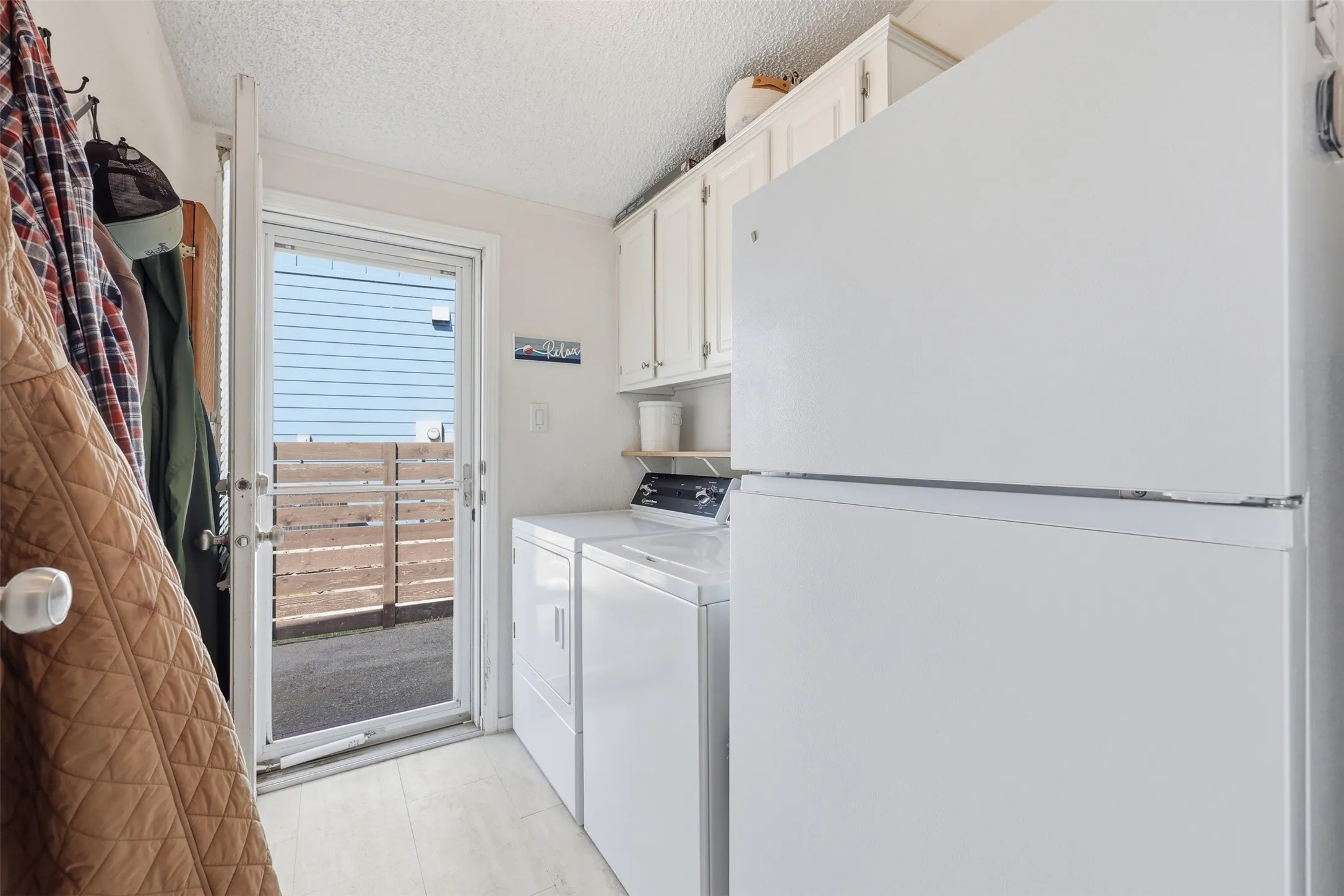 Single Family Residence For Sale in Parker County , 1105 E Lake Drive, Weatherford, Texas 76087, 3 Bedrooms, 2 Bathrooms, Garage spaces, 1,522 Sqft, built in 2001, Price $434,000, mls#21225508, Real Estate Agent in Weatherford, Homes For Sale in Parker county, Homes For Sale in Weatherford, Realtor in Weatherford Texas, Real Estate Brokerage Independent Realty Texas, Luminita Cordes Realtor