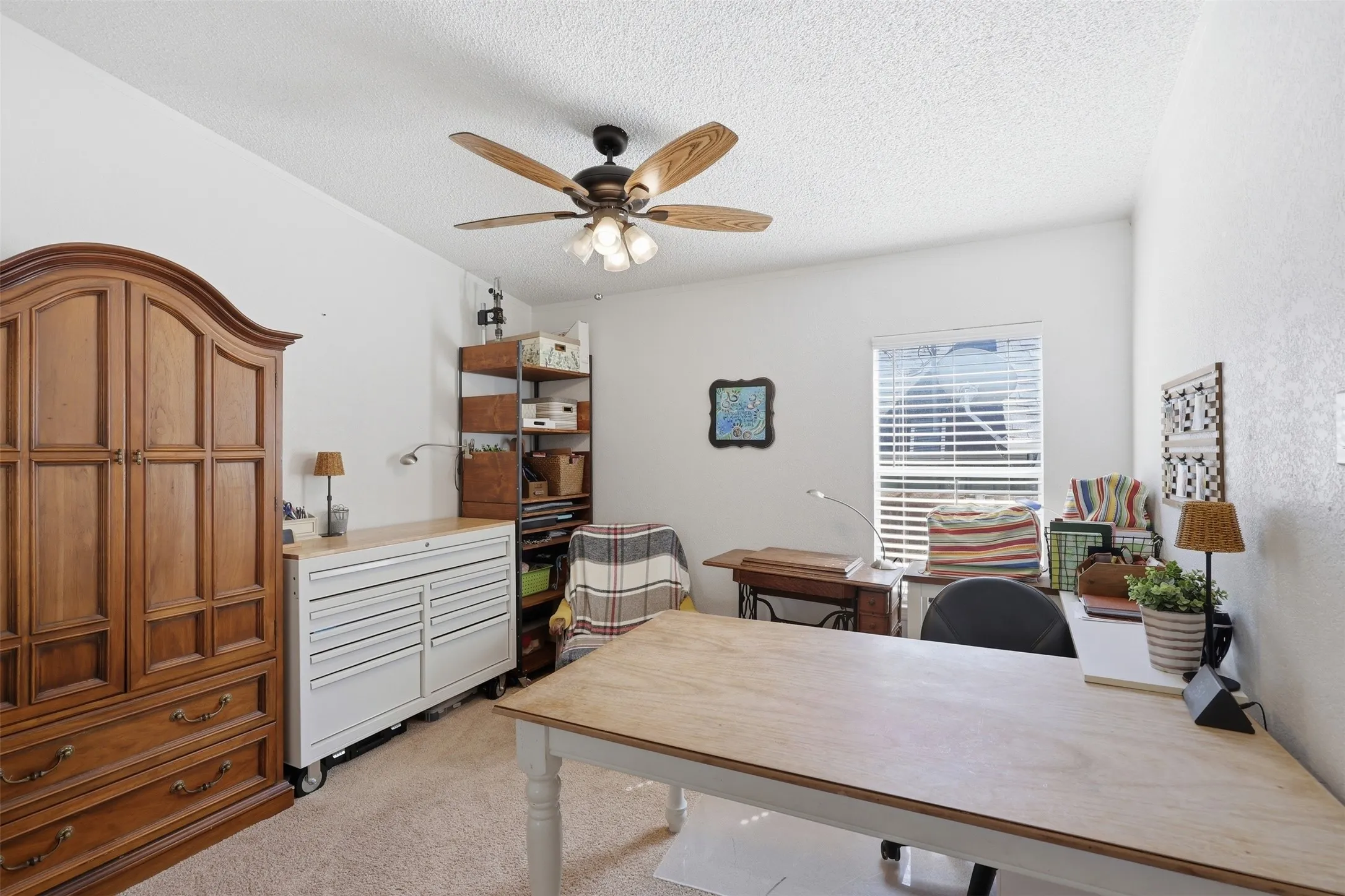 Single Family Residence For Sale in Parker County , 1105 E Lake Drive, Weatherford, Texas 76087, 3 Bedrooms, 2 Bathrooms, Garage spaces, 1,522 Sqft, built in 2001, Price $434,000, mls#21225508, Real Estate Agent in Weatherford, Homes For Sale in Parker county, Homes For Sale in Weatherford, Realtor in Weatherford Texas, Real Estate Brokerage Independent Realty Texas, Luminita Cordes Realtor