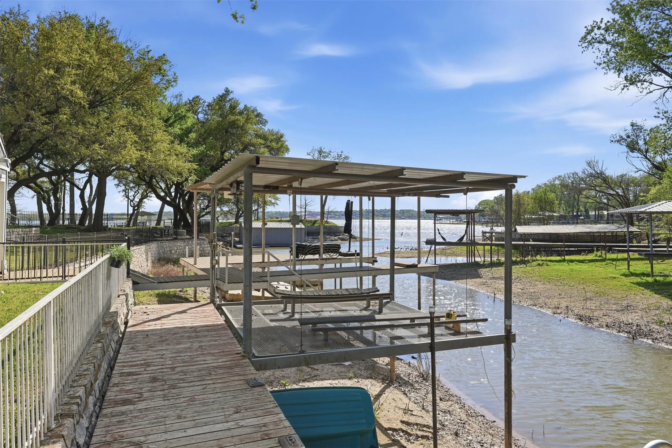 Single Family Residence For Sale in Parker County , 1105 E Lake Drive, Weatherford, Texas 76087, 3 Bedrooms, 2 Bathrooms, Garage spaces, 1,522 Sqft, built in 2001, Price $434,000, mls#21225508, Real Estate Agent in Weatherford, Homes For Sale in Parker county, Homes For Sale in Weatherford, Realtor in Weatherford Texas, Real Estate Brokerage Independent Realty Texas, Luminita Cordes Realtor