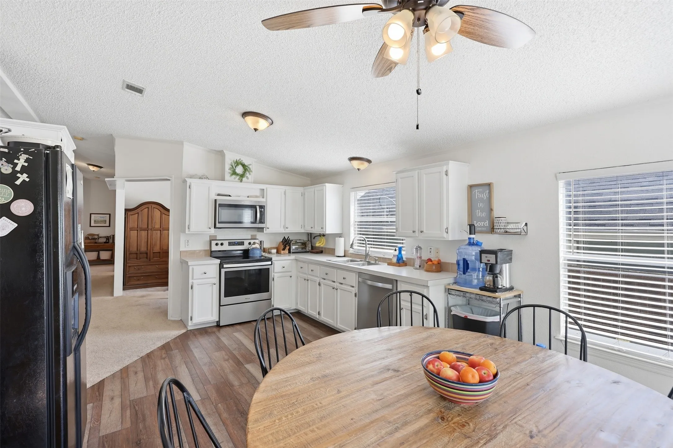Single Family Residence For Sale in Parker County , 1105 E Lake Drive, Weatherford, Texas 76087, 3 Bedrooms, 2 Bathrooms, Garage spaces, 1,522 Sqft, built in 2001, Price $434,000, mls#21225508, Real Estate Agent in Weatherford, Homes For Sale in Parker county, Homes For Sale in Weatherford, Realtor in Weatherford Texas, Real Estate Brokerage Independent Realty Texas, Luminita Cordes Realtor