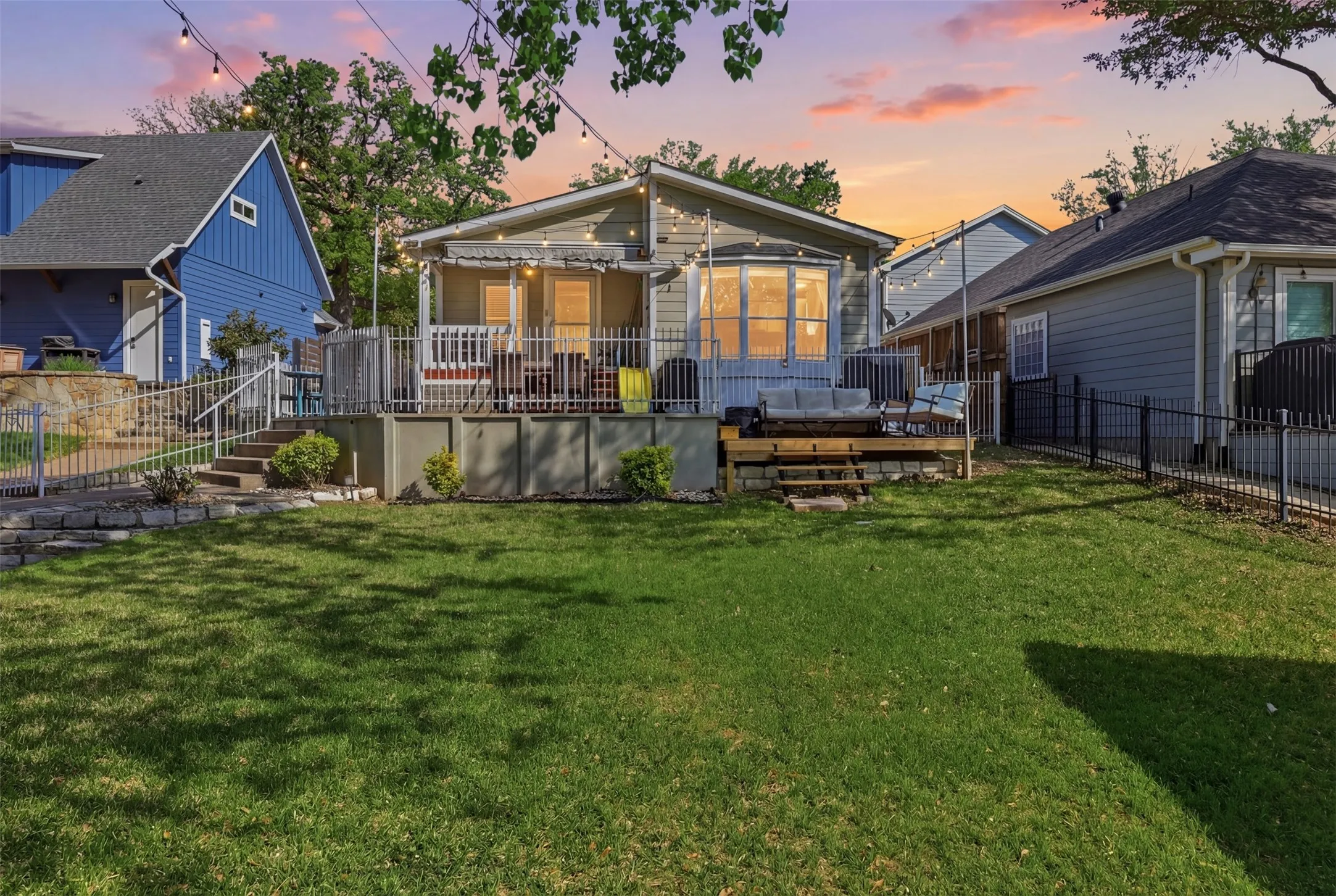 Single Family Residence For Sale in Parker County , 1105 E Lake Drive, Weatherford, Texas 76087, 3 Bedrooms, 2 Bathrooms, Garage spaces, 1,522 Sqft, built in 2001, Price $434,000, mls#21225508, Real Estate Agent in Weatherford, Homes For Sale in Parker county, Homes For Sale in Weatherford, Realtor in Weatherford Texas, Real Estate Brokerage Independent Realty Texas, Luminita Cordes Realtor