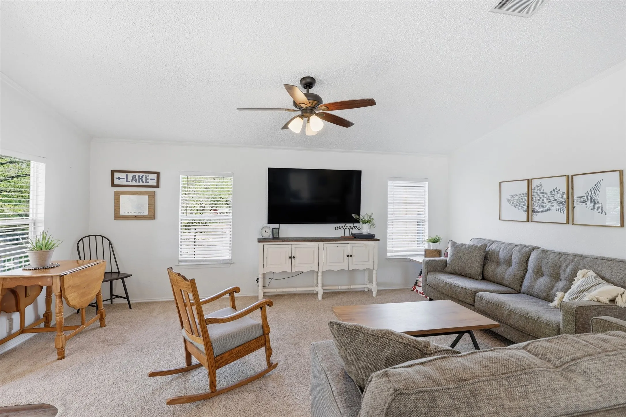 Single Family Residence For Sale in Parker County , 1105 E Lake Drive, Weatherford, Texas 76087, 3 Bedrooms, 2 Bathrooms, Garage spaces, 1,522 Sqft, built in 2001, Price $434,000, mls#21225508, Real Estate Agent in Weatherford, Homes For Sale in Parker county, Homes For Sale in Weatherford, Realtor in Weatherford Texas, Real Estate Brokerage Independent Realty Texas, Luminita Cordes Realtor