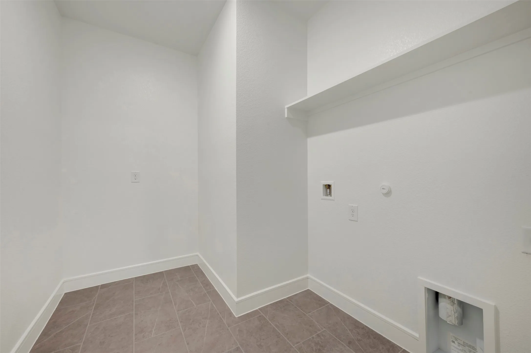 Single Family Residence For Sale in Tarrant County , 5668 Taylor Trail, Arlington, Texas 76017, 4 Bedroom, 4 Bathroom, 3 Garage spaces, 3,647 Sqft, built in 2026, New Construction - Incomplete, mls#21225519, Real Estate Agent in Arlington, Homes For Sale in Tarrant county, Homes For Sale in Arlington, Realtor in Arlington Texas, Real Estate Brokerage Independent Realty Texas, Luminita Cordes Realtor
