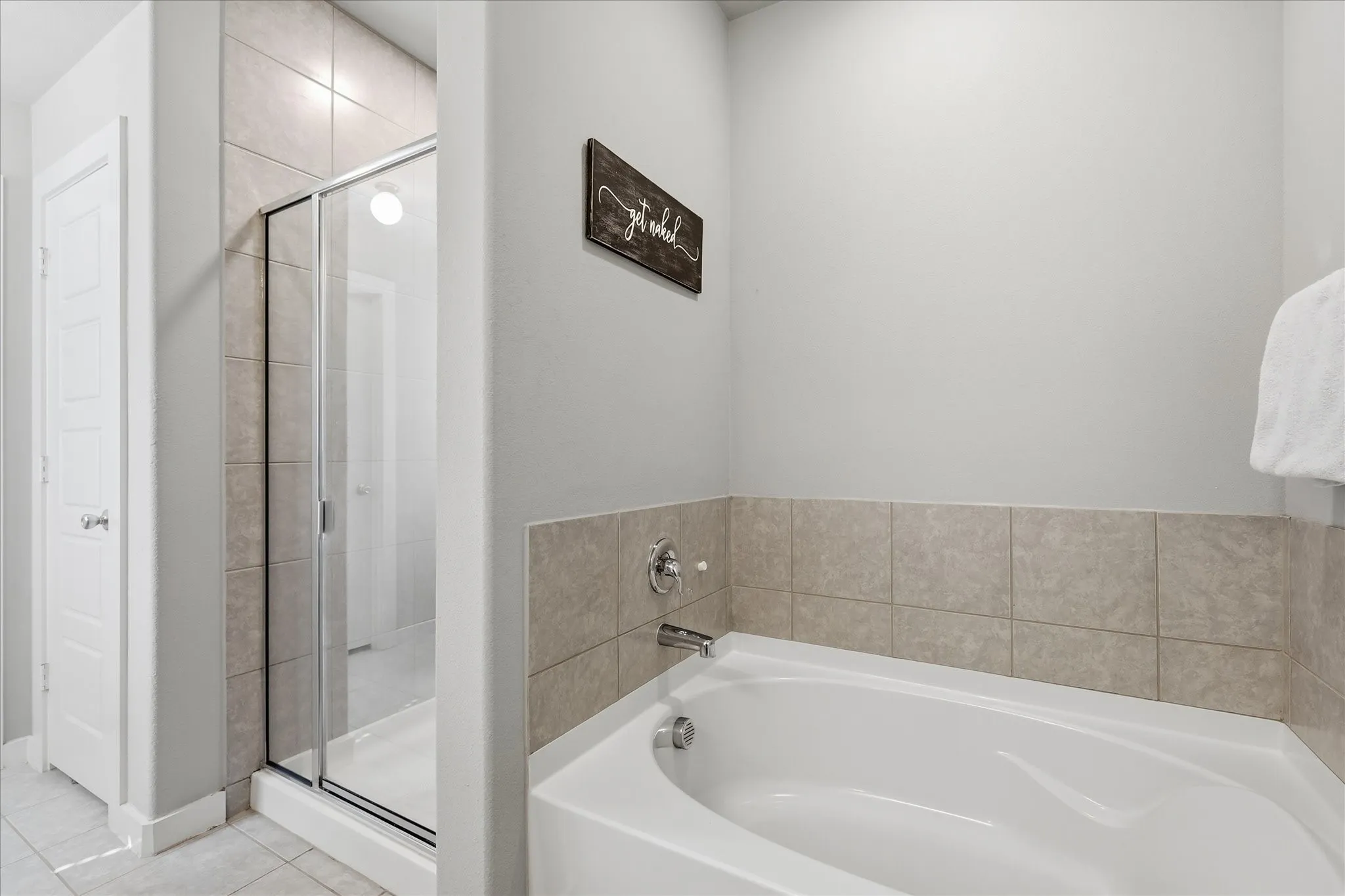 Single Family Residence For Sale in Tarrant County , 432 Cold Mountain Trail, Fort Worth, Texas 76131, 3 Bedroom, 2 Bathroom, 2 Garage spaces, 1,851 Sqft, built in 2017, mls#21195801, Real Estate Agent in Fort Worth, Homes For Sale in Tarrant county, Homes For Sale in Fort Worth, Realtor in Fort Worth Texas, Real Estate Brokerage Independent Realty Texas, Luminita Cordes Realtor