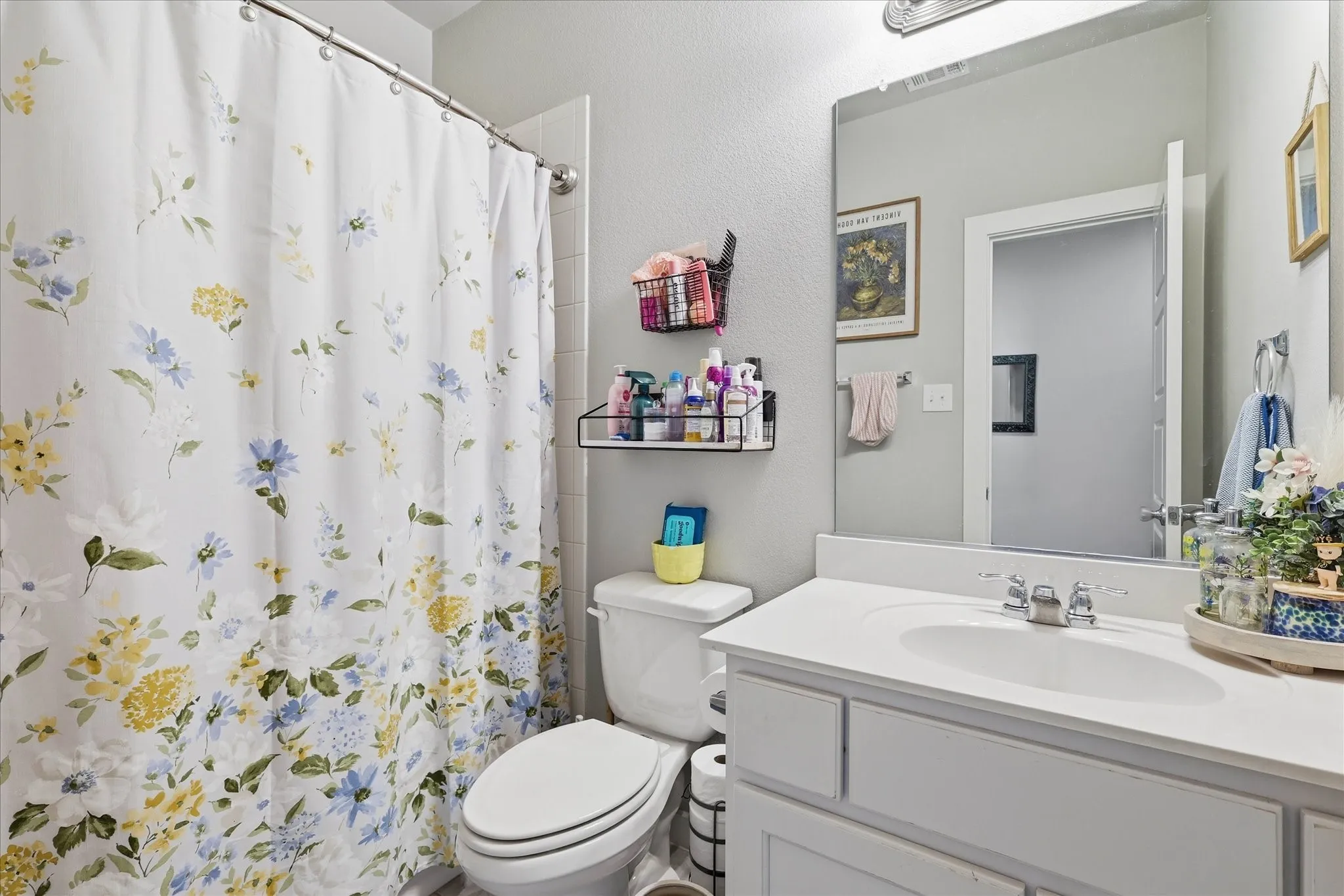 Single Family Residence For Sale in Tarrant County , 432 Cold Mountain Trail, Fort Worth, Texas 76131, 3 Bedroom, 2 Bathroom, 2 Garage spaces, 1,851 Sqft, built in 2017, mls#21195801, Real Estate Agent in Fort Worth, Homes For Sale in Tarrant county, Homes For Sale in Fort Worth, Realtor in Fort Worth Texas, Real Estate Brokerage Independent Realty Texas, Luminita Cordes Realtor