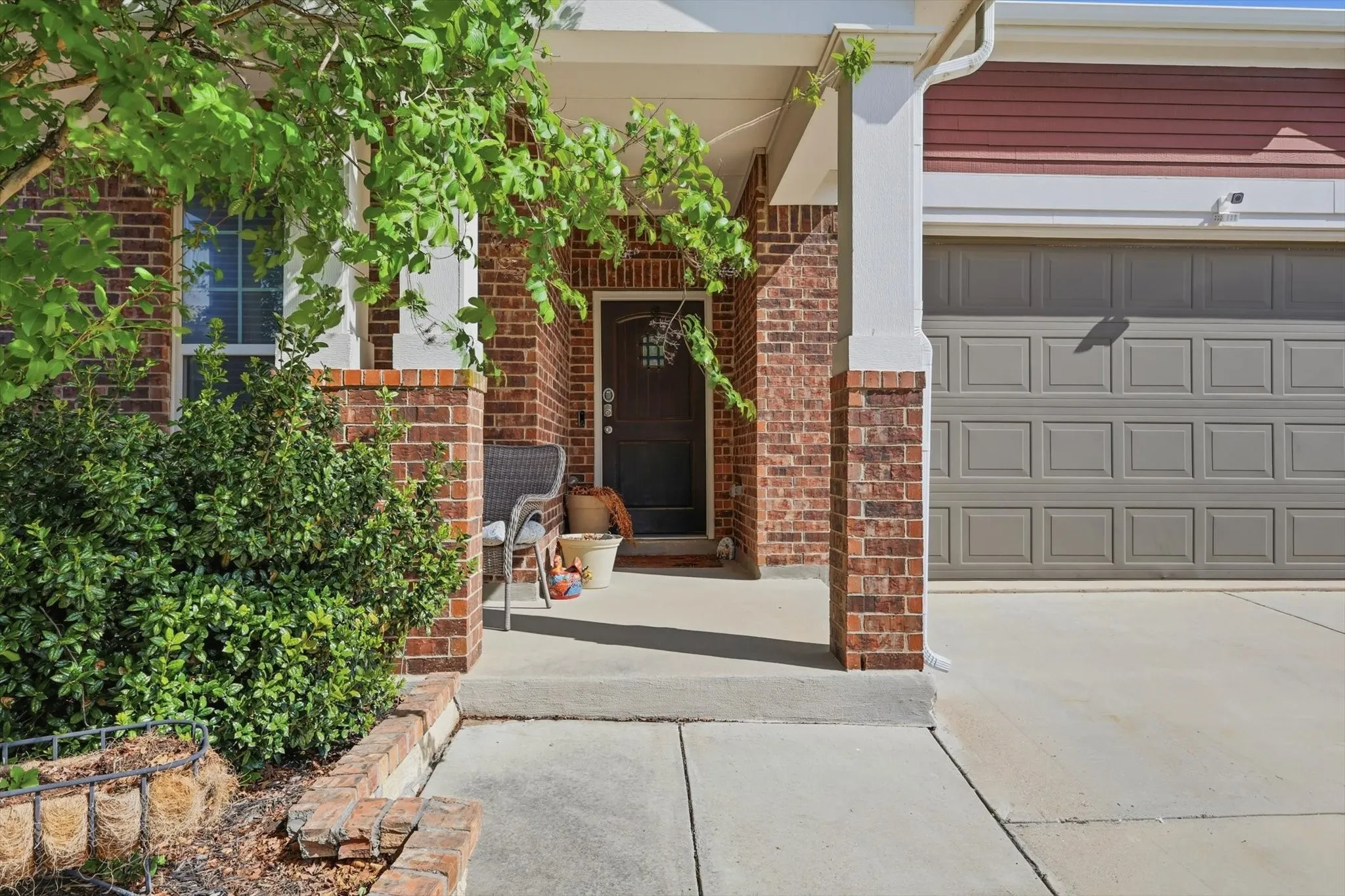 Single Family Residence For Sale in Tarrant County , 432 Cold Mountain Trail, Fort Worth, Texas 76131, 3 Bedroom, 2 Bathroom, 2 Garage spaces, 1,851 Sqft, built in 2017, mls#21195801, Real Estate Agent in Fort Worth, Homes For Sale in Tarrant county, Homes For Sale in Fort Worth, Realtor in Fort Worth Texas, Real Estate Brokerage Independent Realty Texas, Luminita Cordes Realtor