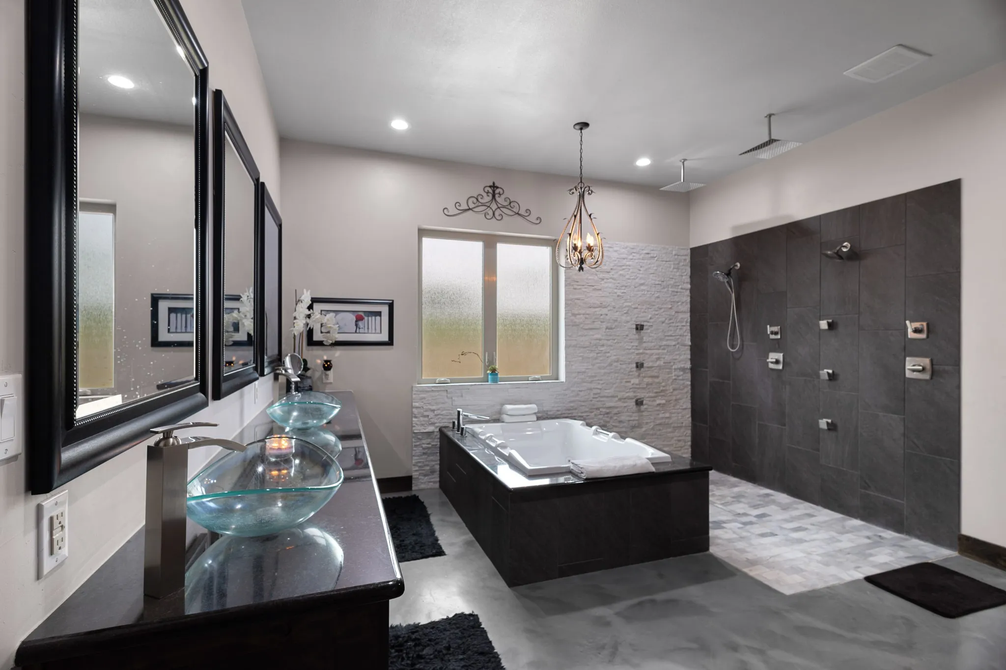 Single Family Residence For Sale in Wise County , 1395 Private Road 4011, Decatur, Texas 76234, 4 Bedroom, 6 Bathroom, 2 Garage spaces, 3,700 Sqft, built in 2016, mls#21222732, Real Estate Agent in Decatur, Homes For Sale in Wise county, Homes For Sale in Decatur, Realtor in Decatur Texas, Real Estate Brokerage Independent Realty Texas, Luminita Cordes Realtor