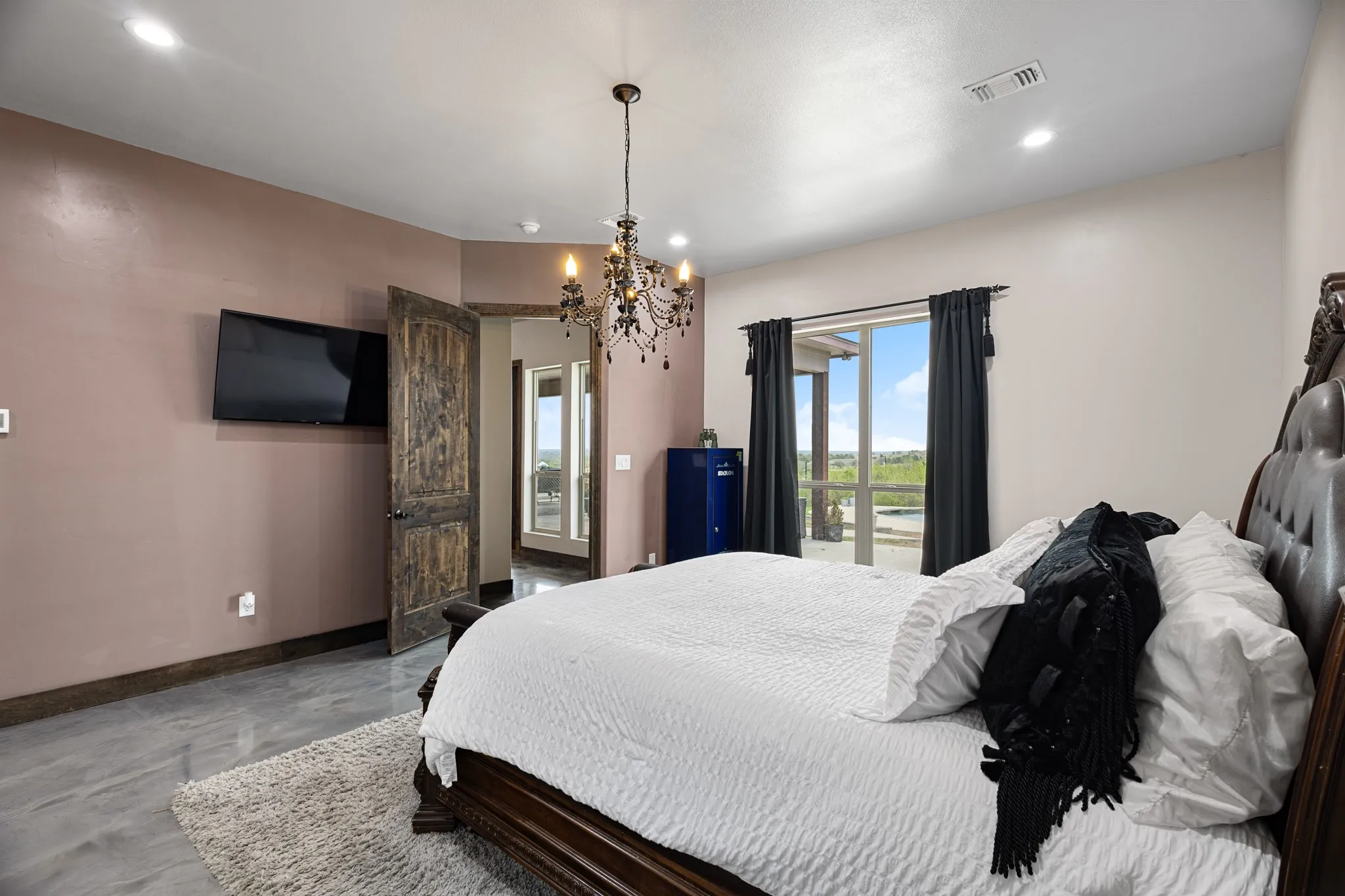 Single Family Residence For Sale in Wise County , 1395 Private Road 4011, Decatur, Texas 76234, 4 Bedroom, 6 Bathroom, 2 Garage spaces, 3,700 Sqft, built in 2016, mls#21222732, Real Estate Agent in Decatur, Homes For Sale in Wise county, Homes For Sale in Decatur, Realtor in Decatur Texas, Real Estate Brokerage Independent Realty Texas, Luminita Cordes Realtor
