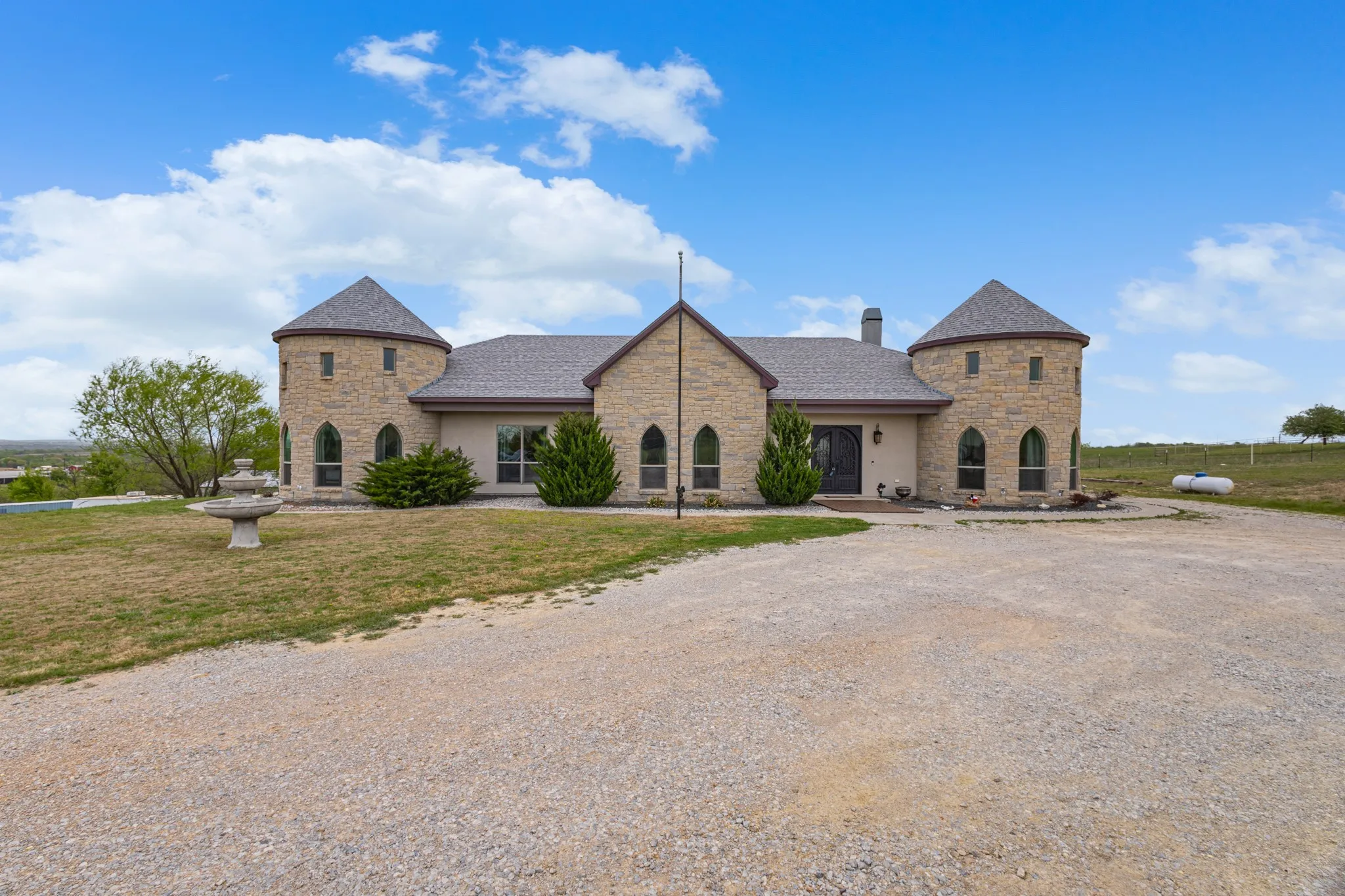 Single Family Residence For Sale in Wise County , 1395 Private Road 4011, Decatur, Texas 76234, 4 Bedroom, 6 Bathroom, 2 Garage spaces, 3,700 Sqft, built in 2016, mls#21222732, Real Estate Agent in Decatur, Homes For Sale in Wise county, Homes For Sale in Decatur, Realtor in Decatur Texas, Real Estate Brokerage Independent Realty Texas, Luminita Cordes Realtor