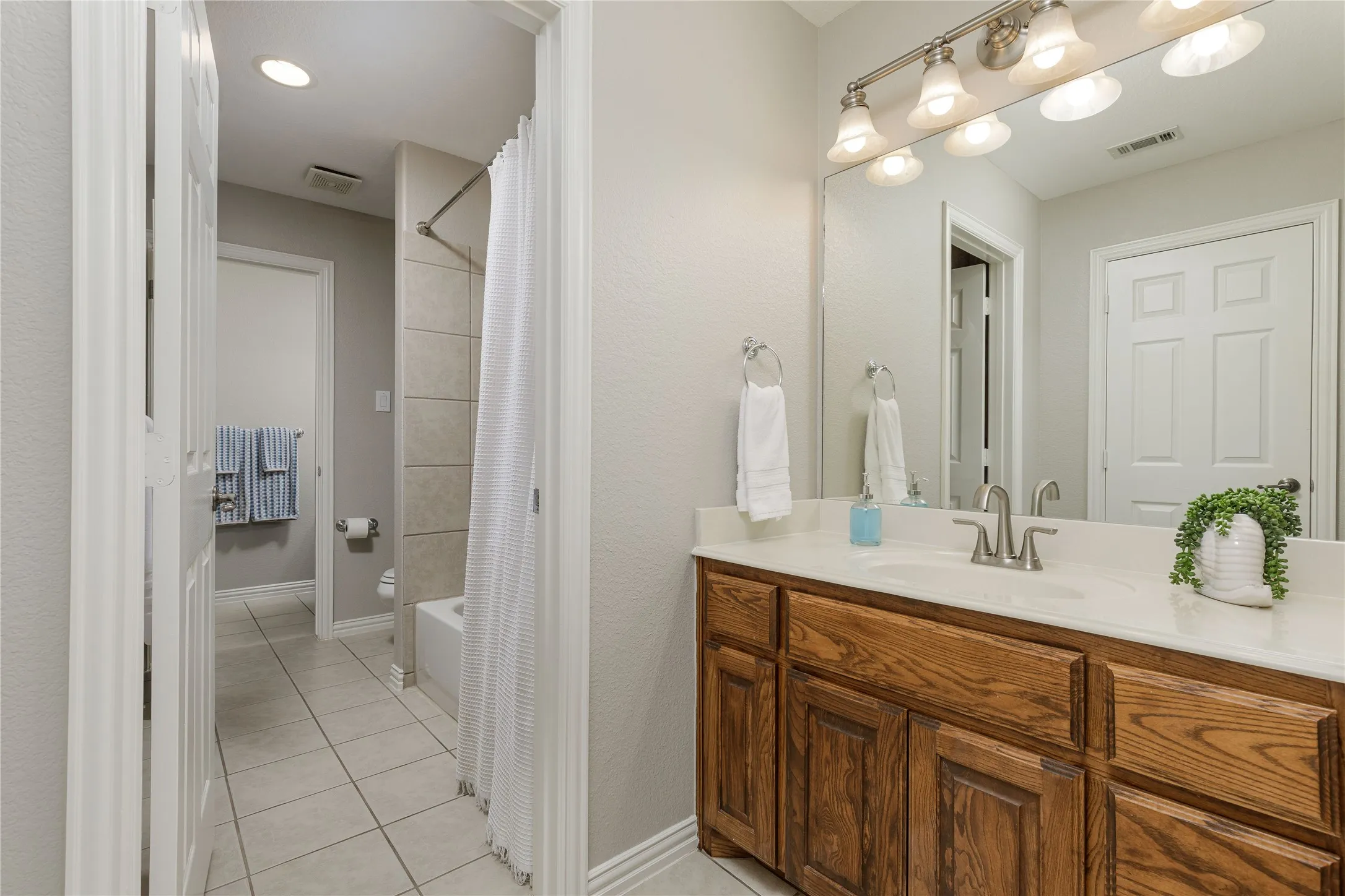 Single Family Residence For Sale in Collin County , 11030 Wild Rose Lane, Anna, Texas 75409, 7 Bedroom, 7 Bathroom, 7 Garage spaces, 5,247 Sqft, built in 2003, Preowned, mls#21210636, Real Estate Agent in Anna, Homes For Sale in Collin county, Homes For Sale in Anna, Realtor in Anna Texas, Real Estate Brokerage Independent Realty Texas, Luminita Cordes Realtor