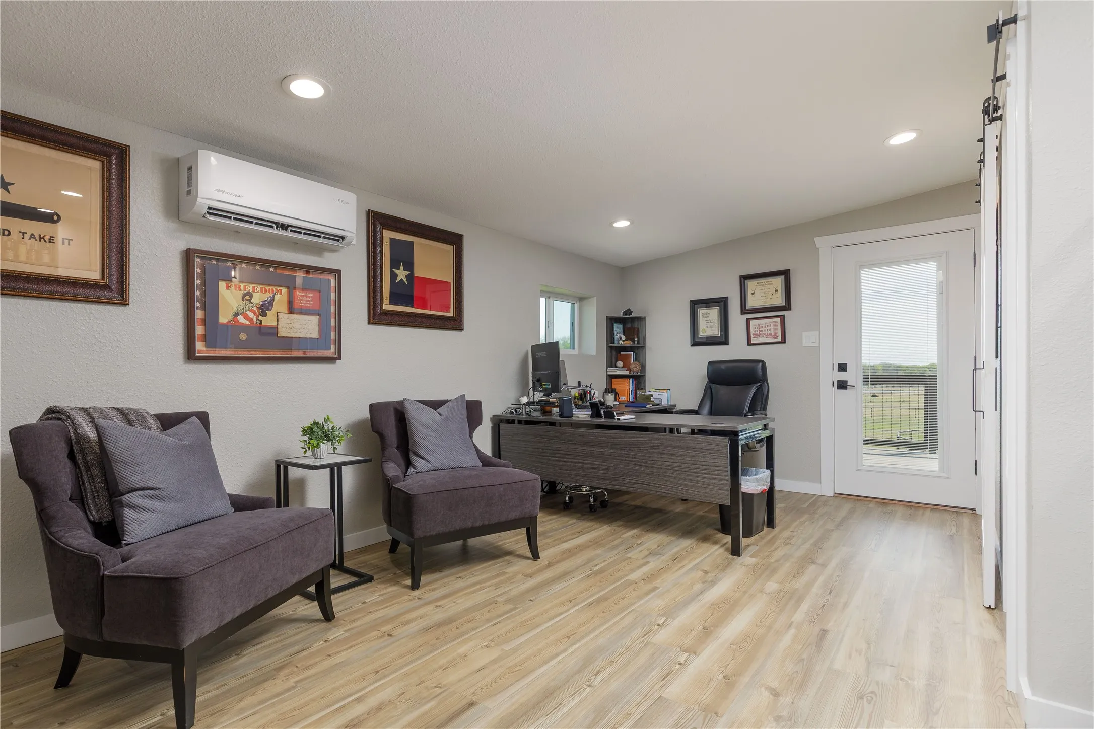 Office/Guest House Open Space level 2