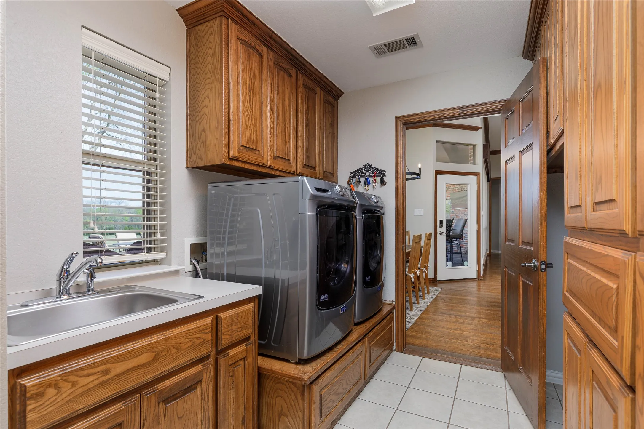 Single Family Residence For Sale in Collin County , 11030 Wild Rose Lane, Anna, Texas 75409, 7 Bedroom, 7 Bathroom, 7 Garage spaces, 5,247 Sqft, built in 2003, Preowned, mls#21210636, Real Estate Agent in Anna, Homes For Sale in Collin county, Homes For Sale in Anna, Realtor in Anna Texas, Real Estate Brokerage Independent Realty Texas, Luminita Cordes Realtor