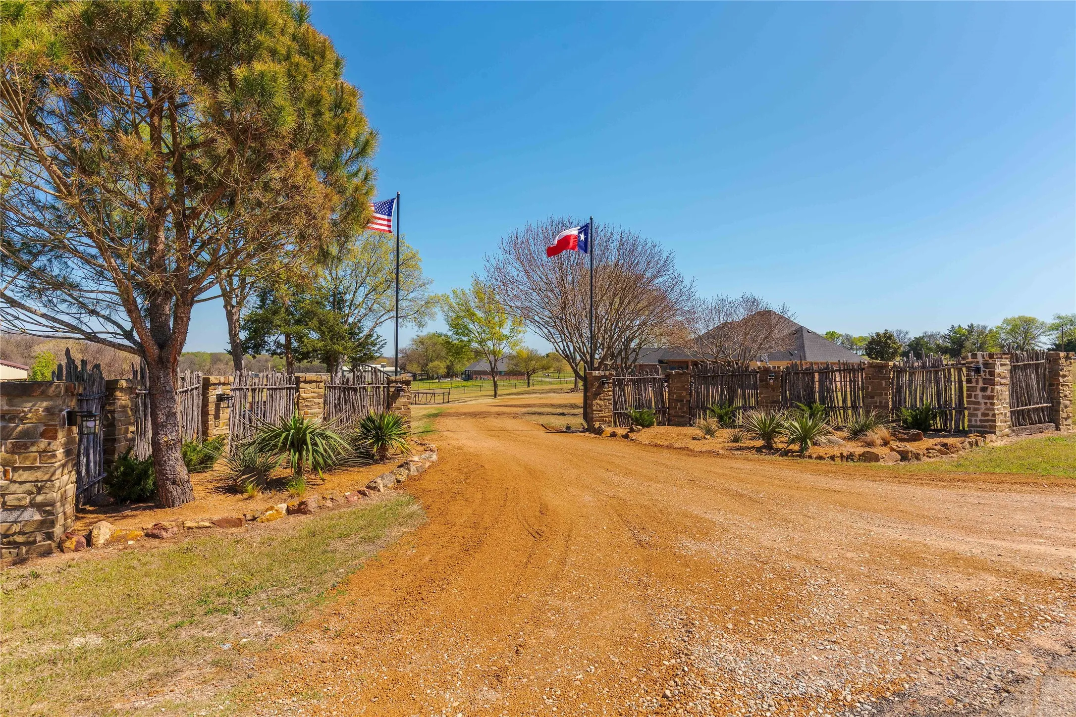 Single Family Residence For Sale in Collin County , 11030 Wild Rose Lane, Anna, Texas 75409, 7 Bedroom, 7 Bathroom, 7 Garage spaces, 5,247 Sqft, built in 2003, Preowned, mls#21210636, Real Estate Agent in Anna, Homes For Sale in Collin county, Homes For Sale in Anna, Realtor in Anna Texas, Real Estate Brokerage Independent Realty Texas, Luminita Cordes Realtor