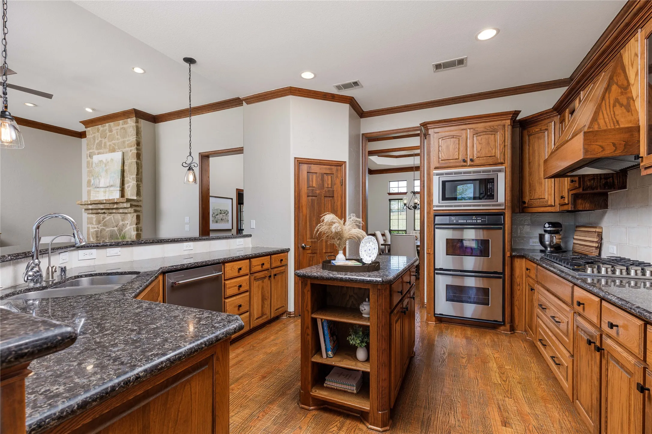 Single Family Residence For Sale in Collin County , 11030 Wild Rose Lane, Anna, Texas 75409, 7 Bedroom, 7 Bathroom, 7 Garage spaces, 5,247 Sqft, built in 2003, Preowned, mls#21210636, Real Estate Agent in Anna, Homes For Sale in Collin county, Homes For Sale in Anna, Realtor in Anna Texas, Real Estate Brokerage Independent Realty Texas, Luminita Cordes Realtor