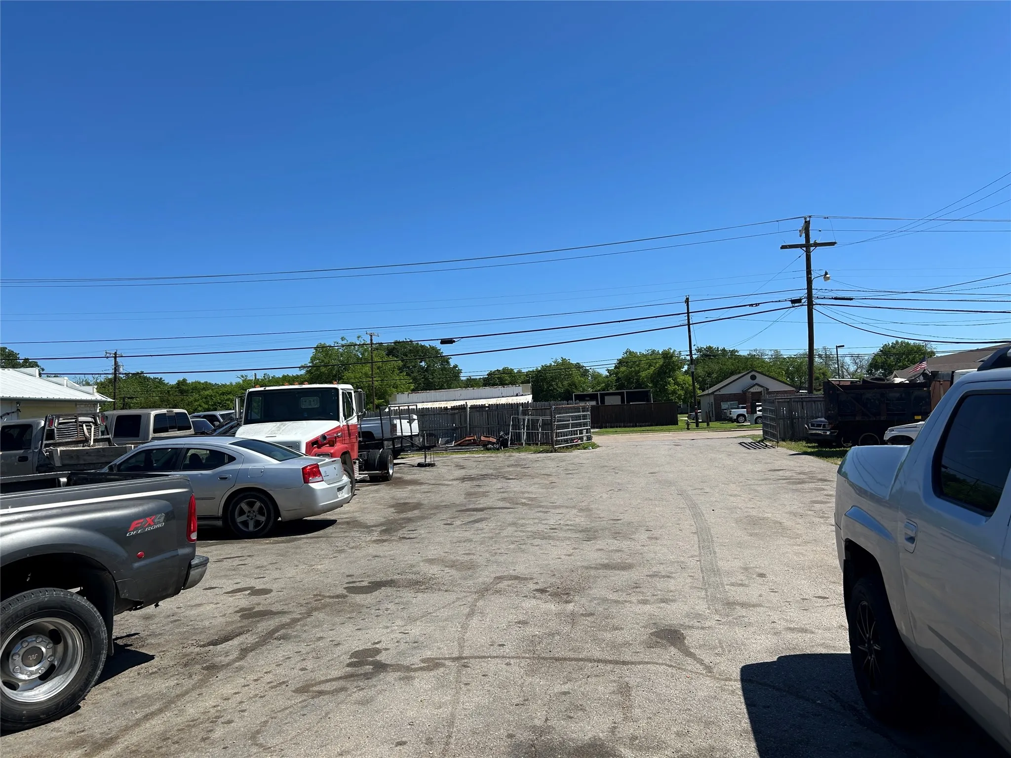 Warehouse For Rent in Tarrant County , 300 E Kennedale, Kennedale, Texas 76060, 0, 0, Garage spaces, 0 Sqft, built in 1959, mls#21225624, Real Estate Agent in Kennedale, Homes For Rent in Tarrant county, Homes For Rent in Kennedale, Realtor in Kennedale Texas, Real Estate Brokerage Independent Realty Texas, Luminita Cordes Realtor